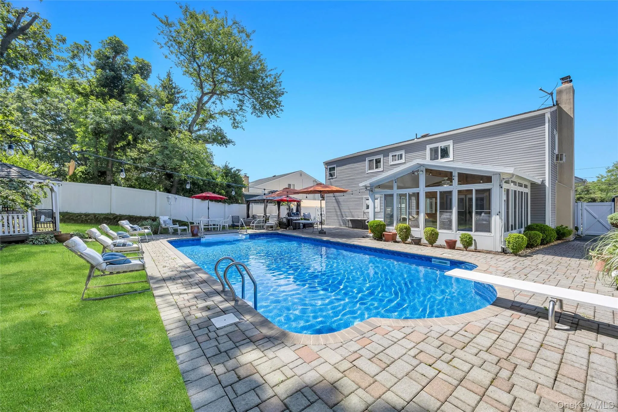 99 Schneider Lane, Islip, NY, 4 Bedrooms Bedrooms, 8 Rooms Rooms,1 BathroomBathrooms,Residential,For Rent,Schneider,0,1020525 99 Schneider Lane, Islip, NY, 4 Bedrooms Bedrooms, 8 Rooms Rooms,1 BathroomBathrooms,Residential,For Rent,Schneider,0,1020525
