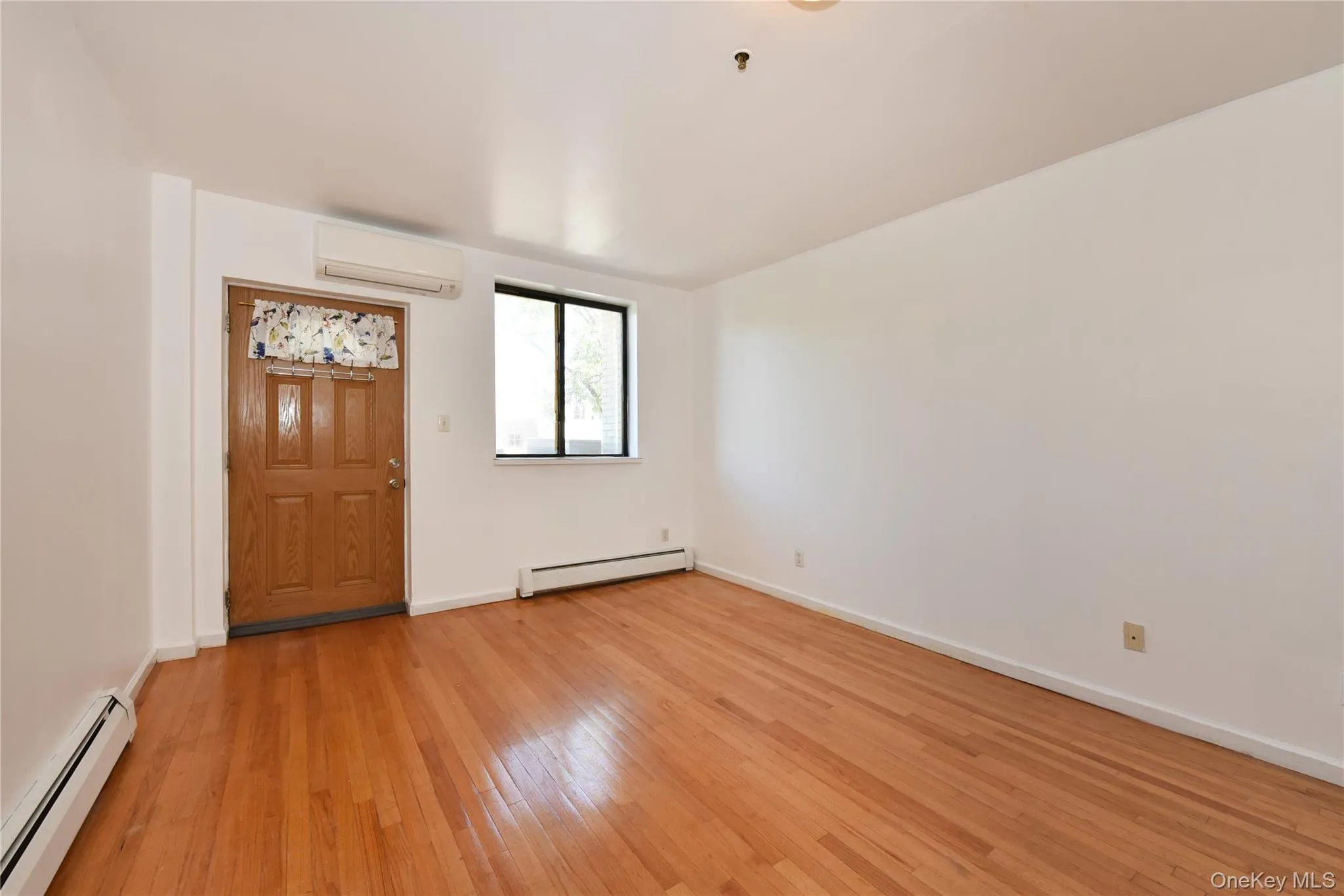 133-38 Avery Avenue, New York, NY, 1 Bedroom Bedrooms, 5 Rooms Rooms,2 BathroomsBathrooms,Residential,For Rent,Avery,0,1020529 133-38 Avery Avenue, New York, NY, 1 Bedroom Bedrooms, 5 Rooms Rooms,2 BathroomsBathrooms,Residential,For Rent,Avery,0,1020529
