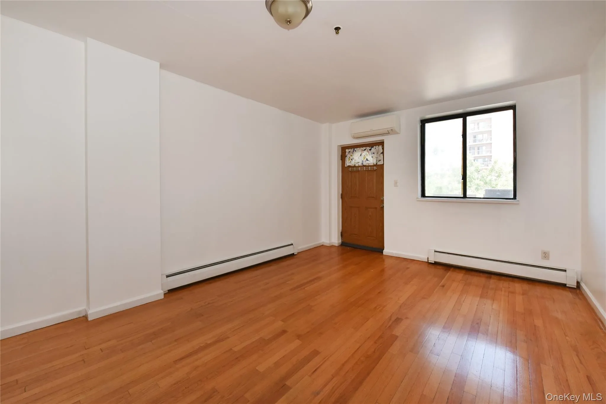 133-38 Avery Avenue, New York, NY, 1 Bedroom Bedrooms, 5 Rooms Rooms,2 BathroomsBathrooms,Residential,For Rent,Avery,0,1020529 133-38 Avery Avenue, New York, NY, 1 Bedroom Bedrooms, 5 Rooms Rooms,2 BathroomsBathrooms,Residential,For Rent,Avery,0,1020529