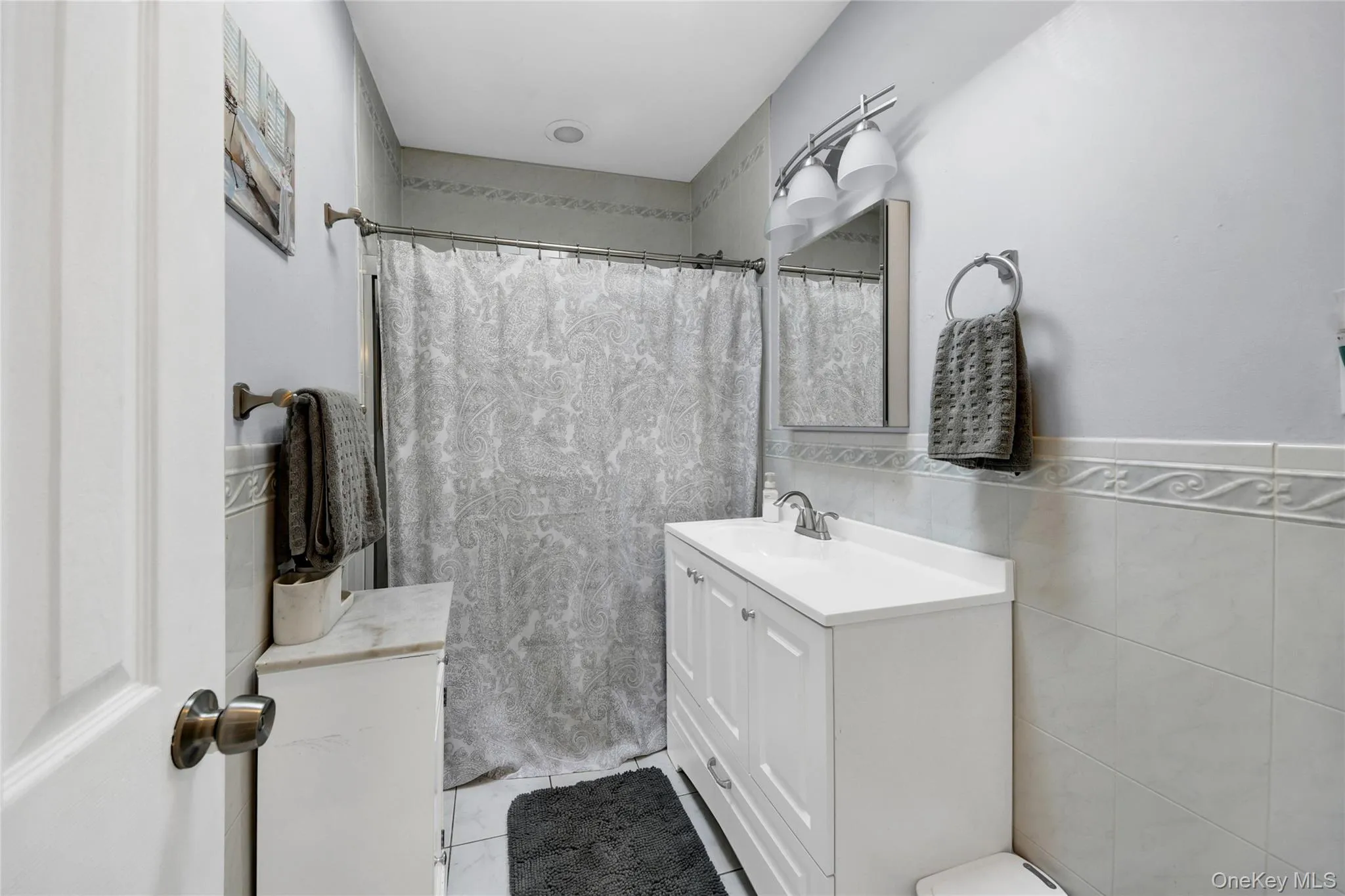 Full Bathroom Full Bathroom