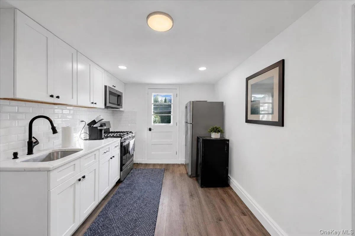 19 Storey Lane, Yonkers, NY, 5 Bedrooms Bedrooms, 10 Rooms Rooms,3 BathroomsBathrooms,Residential,For Rent,Storey,0,1020543 19 Storey Lane, Yonkers, NY, 5 Bedrooms Bedrooms, 10 Rooms Rooms,3 BathroomsBathrooms,Residential,For Rent,Storey,0,1020543