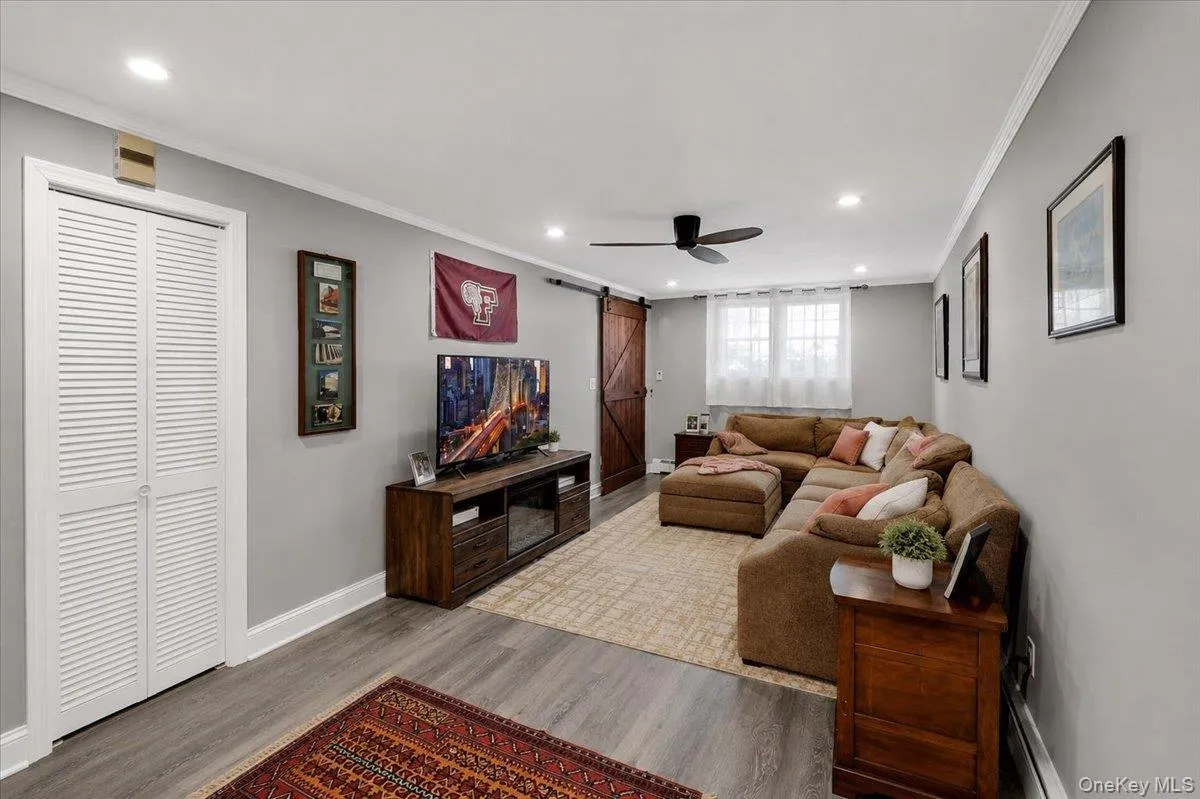 19 Storey Lane, Yonkers, NY, 5 Bedrooms Bedrooms, 10 Rooms Rooms,3 BathroomsBathrooms,Residential,For Rent,Storey,0,1020543 19 Storey Lane, Yonkers, NY, 5 Bedrooms Bedrooms, 10 Rooms Rooms,3 BathroomsBathrooms,Residential,For Rent,Storey,0,1020543