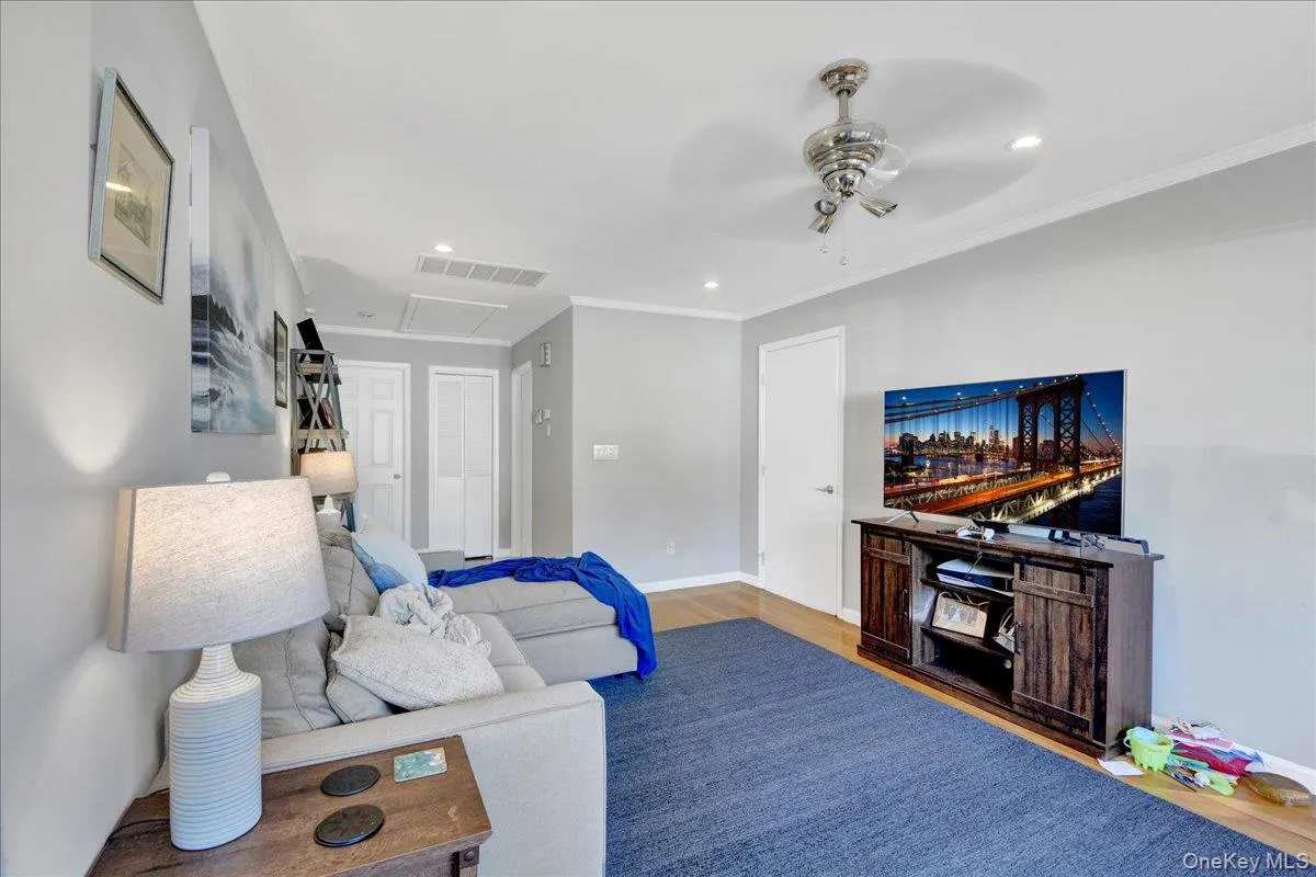 19 Storey Lane, Yonkers, NY, 5 Bedrooms Bedrooms, 10 Rooms Rooms,3 BathroomsBathrooms,Residential,For Rent,Storey,0,1020543 19 Storey Lane, Yonkers, NY, 5 Bedrooms Bedrooms, 10 Rooms Rooms,3 BathroomsBathrooms,Residential,For Rent,Storey,0,1020543