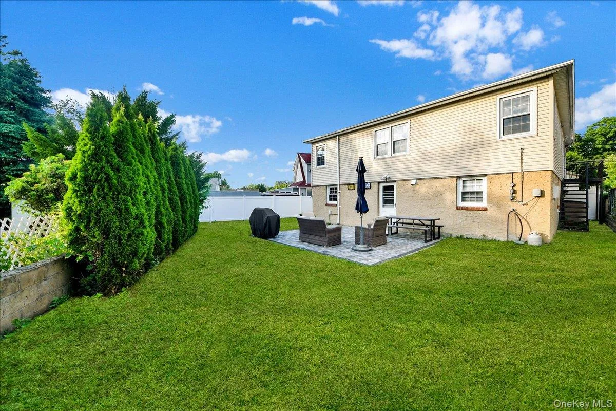 19 Storey Lane, Yonkers, NY, 5 Bedrooms Bedrooms, 10 Rooms Rooms,3 BathroomsBathrooms,Residential,For Rent,Storey,0,1020543 19 Storey Lane, Yonkers, NY, 5 Bedrooms Bedrooms, 10 Rooms Rooms,3 BathroomsBathrooms,Residential,For Rent,Storey,0,1020543