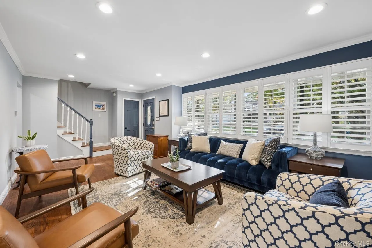 3 Stimson Place, Huntington, NY, 4 Bedrooms Bedrooms, 8 Rooms Rooms,2 BathroomsBathrooms,Residential,For Rent,Stimson,0,1020552 3 Stimson Place, Huntington, NY, 4 Bedrooms Bedrooms, 8 Rooms Rooms,2 BathroomsBathrooms,Residential,For Rent,Stimson,0,1020552