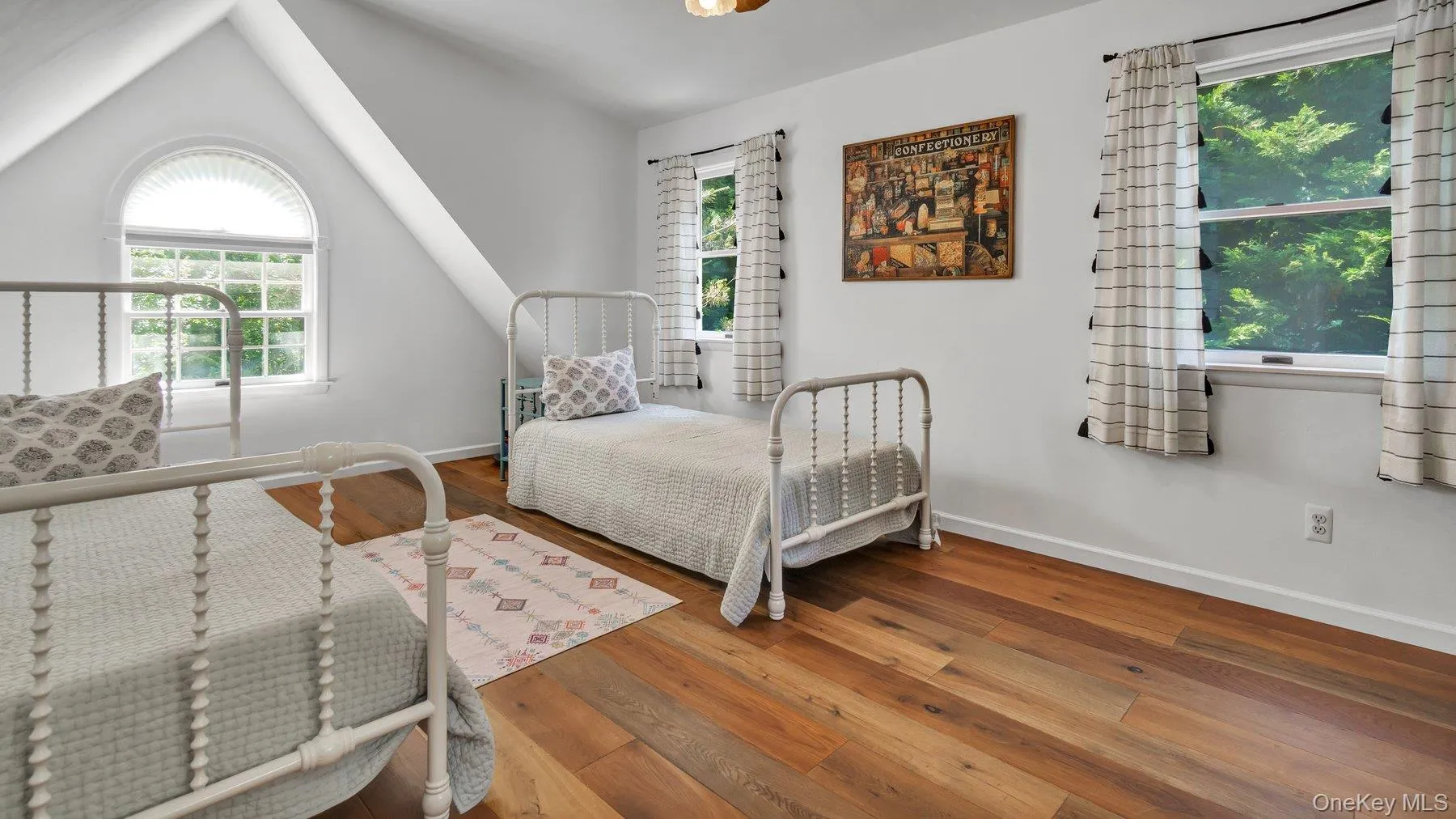 18 Bay View Road, Southampton, NY, 3 Bedrooms Bedrooms, 13 Rooms Rooms,3 BathroomsBathrooms,Residential Lease,For Rent,Bay View,0,1020555 18 Bay View Road, Southampton, NY, 3 Bedrooms Bedrooms, 13 Rooms Rooms,3 BathroomsBathrooms,Residential Lease,For Rent,Bay View,0,1020555