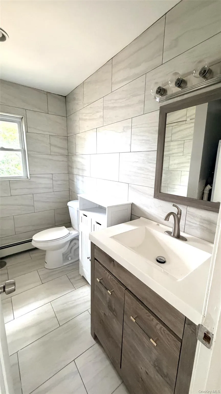 200 Hicksville Road, Oyster Bay, NY, 2 Bedrooms Bedrooms, 5 Rooms Rooms,1 BathroomBathrooms,Residential Lease,For Rent,Hicksville,0,1020565 200 Hicksville Road, Oyster Bay, NY, 2 Bedrooms Bedrooms, 5 Rooms Rooms,1 BathroomBathrooms,Residential Lease,For Rent,Hicksville,0,1020565