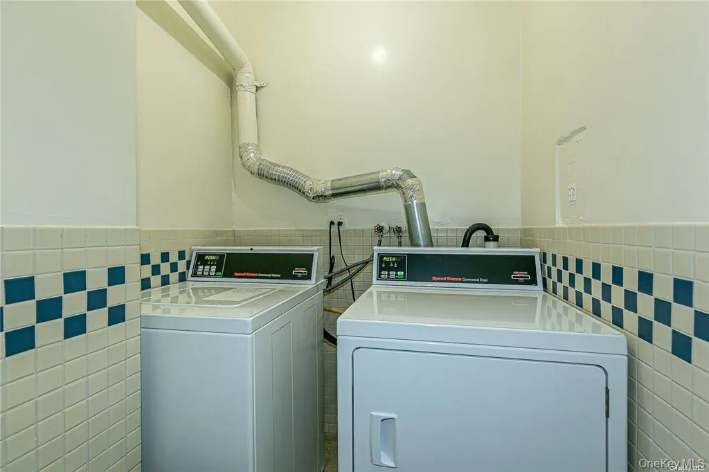30 Stoner Avenue, North Hempstead, NY, 2 Bedrooms Bedrooms, 5 Rooms Rooms,2 BathroomsBathrooms,Residential,For Rent,Stoner,0,1020567 30 Stoner Avenue, North Hempstead, NY, 2 Bedrooms Bedrooms, 5 Rooms Rooms,2 BathroomsBathrooms,Residential,For Rent,Stoner,0,1020567