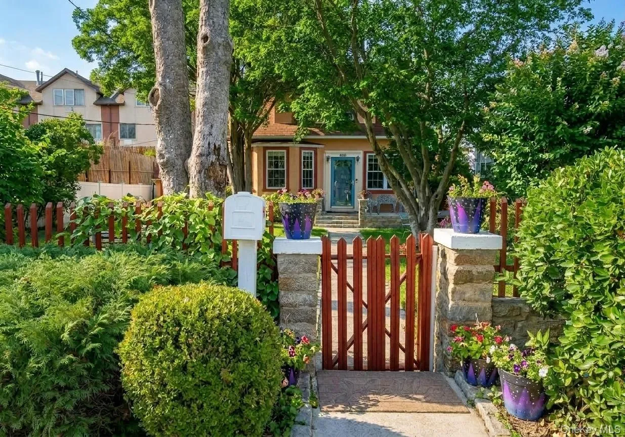 469 Minnieford Avenue, New York, NY, 3 Bedrooms Bedrooms, 5 Rooms Rooms,2 BathroomsBathrooms,Residential,For Rent,Minnieford,0,1020571 469 Minnieford Avenue, New York, NY, 3 Bedrooms Bedrooms, 5 Rooms Rooms,2 BathroomsBathrooms,Residential,For Rent,Minnieford,0,1020571
