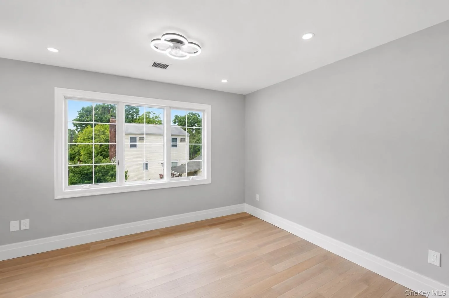 37 Beverly Drive, North Hempstead, NY, 4 Bedrooms Bedrooms, 9 Rooms Rooms,4 BathroomsBathrooms,Residential,For Rent,Beverly,0,1020578 37 Beverly Drive, North Hempstead, NY, 4 Bedrooms Bedrooms, 9 Rooms Rooms,4 BathroomsBathrooms,Residential,For Rent,Beverly,0,1020578