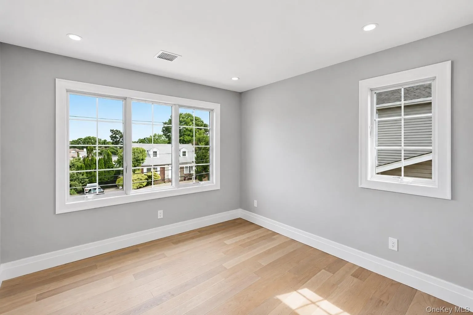 37 Beverly Drive, North Hempstead, NY, 4 Bedrooms Bedrooms, 9 Rooms Rooms,4 BathroomsBathrooms,Residential,For Rent,Beverly,0,1020578 37 Beverly Drive, North Hempstead, NY, 4 Bedrooms Bedrooms, 9 Rooms Rooms,4 BathroomsBathrooms,Residential,For Rent,Beverly,0,1020578