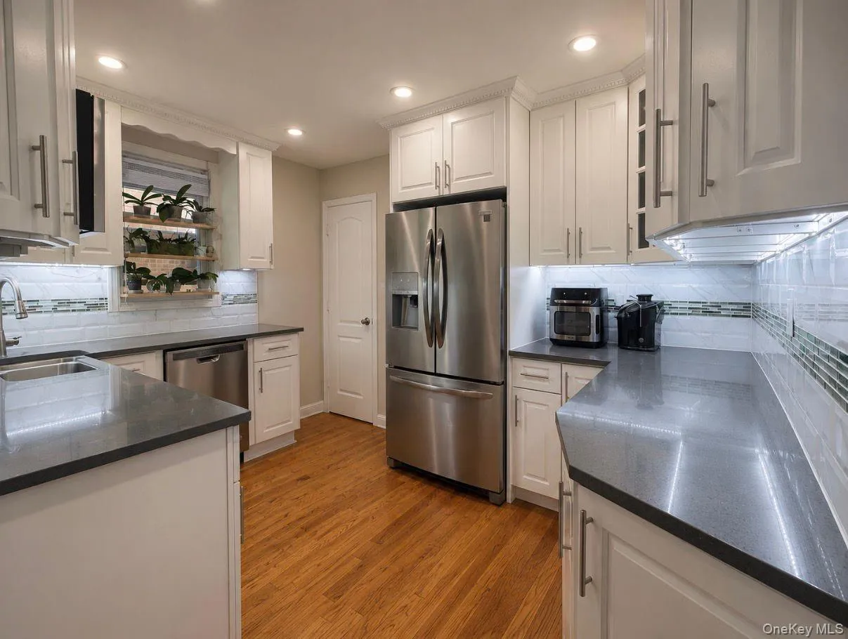 10156 103rd Street, New York, NY, 5 Bedrooms Bedrooms, 6 Rooms Rooms,2 BathroomsBathrooms,Residential,For Rent,103rd,0,1020579 10156 103rd Street, New York, NY, 5 Bedrooms Bedrooms, 6 Rooms Rooms,2 BathroomsBathrooms,Residential,For Rent,103rd,0,1020579