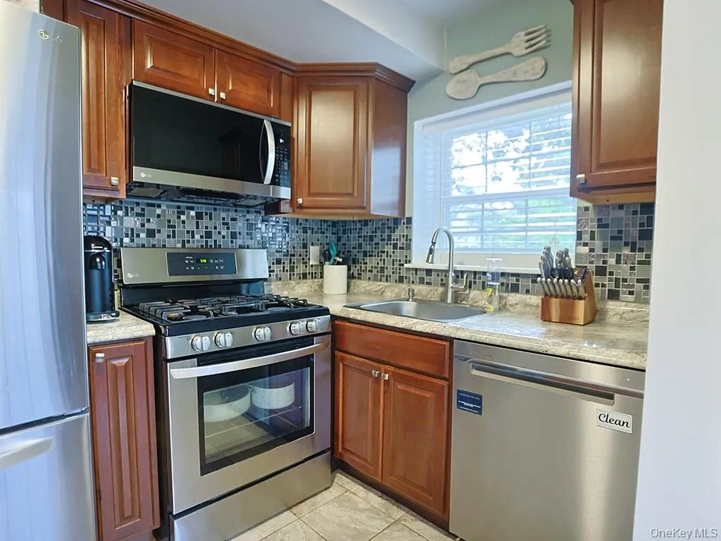 10 Lexington Hill, Monroe, NY, 2 Bedrooms Bedrooms, 5 Rooms Rooms,2 BathroomsBathrooms,Residential,For Rent,Lexington,0,1020581 10 Lexington Hill, Monroe, NY, 2 Bedrooms Bedrooms, 5 Rooms Rooms,2 BathroomsBathrooms,Residential,For Rent,Lexington,0,1020581