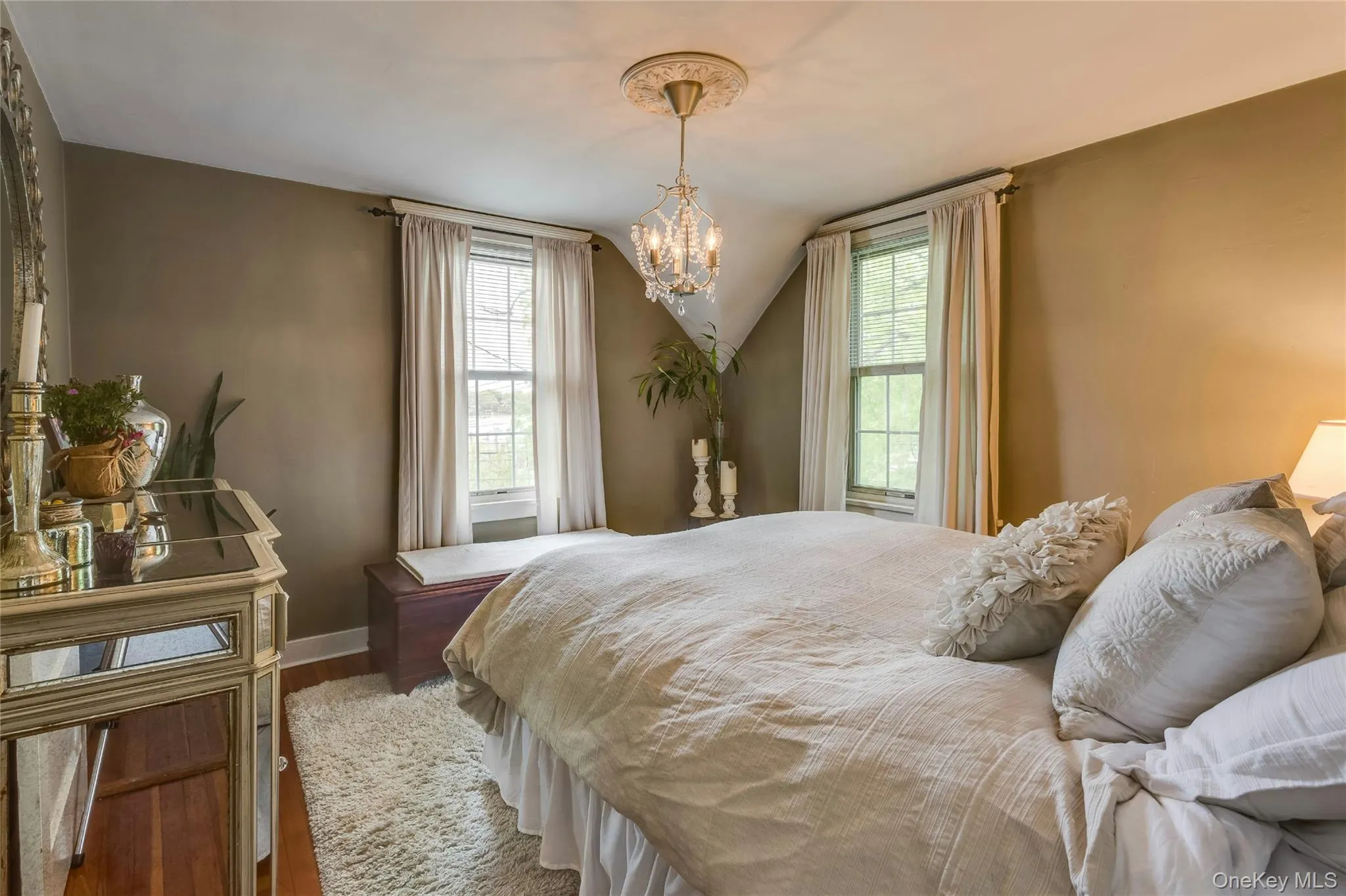 2&4 Youngs Hill Road, Huntington, NY, 6 Bedrooms Bedrooms, 12 Rooms Rooms,2 BathroomsBathrooms,Residential,For Rent,Youngs Hill,0,1020583 2&4 Youngs Hill Road, Huntington, NY, 6 Bedrooms Bedrooms, 12 Rooms Rooms,2 BathroomsBathrooms,Residential,For Rent,Youngs Hill,0,1020583