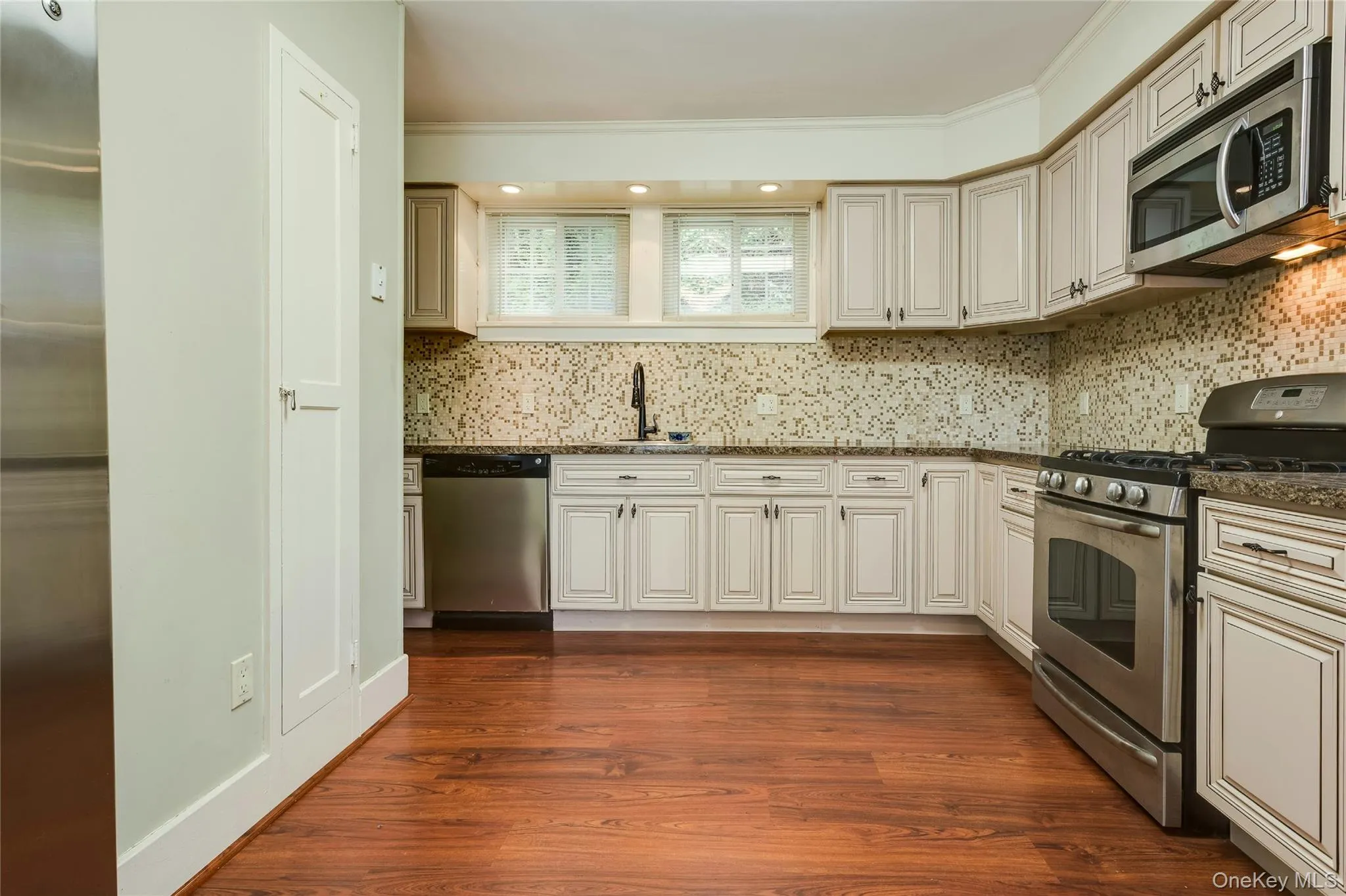2&4 Youngs Hill Road, Huntington, NY, 6 Bedrooms Bedrooms, 12 Rooms Rooms,2 BathroomsBathrooms,Residential,For Rent,Youngs Hill,0,1020583 2&4 Youngs Hill Road, Huntington, NY, 6 Bedrooms Bedrooms, 12 Rooms Rooms,2 BathroomsBathrooms,Residential,For Rent,Youngs Hill,0,1020583
