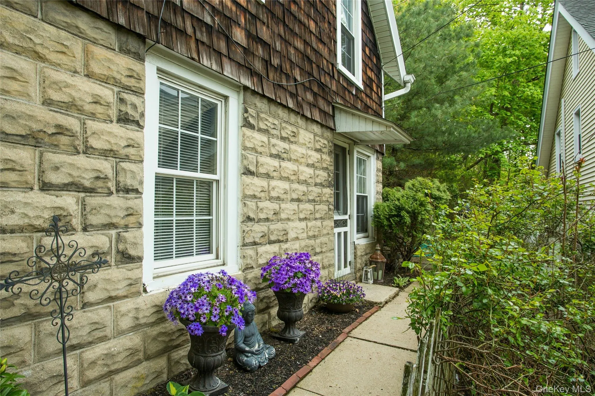 2&4 Youngs Hill Road, Huntington, NY, 6 Bedrooms Bedrooms, 12 Rooms Rooms,2 BathroomsBathrooms,Residential,For Rent,Youngs Hill,0,1020583 2&4 Youngs Hill Road, Huntington, NY, 6 Bedrooms Bedrooms, 12 Rooms Rooms,2 BathroomsBathrooms,Residential,For Rent,Youngs Hill,0,1020583