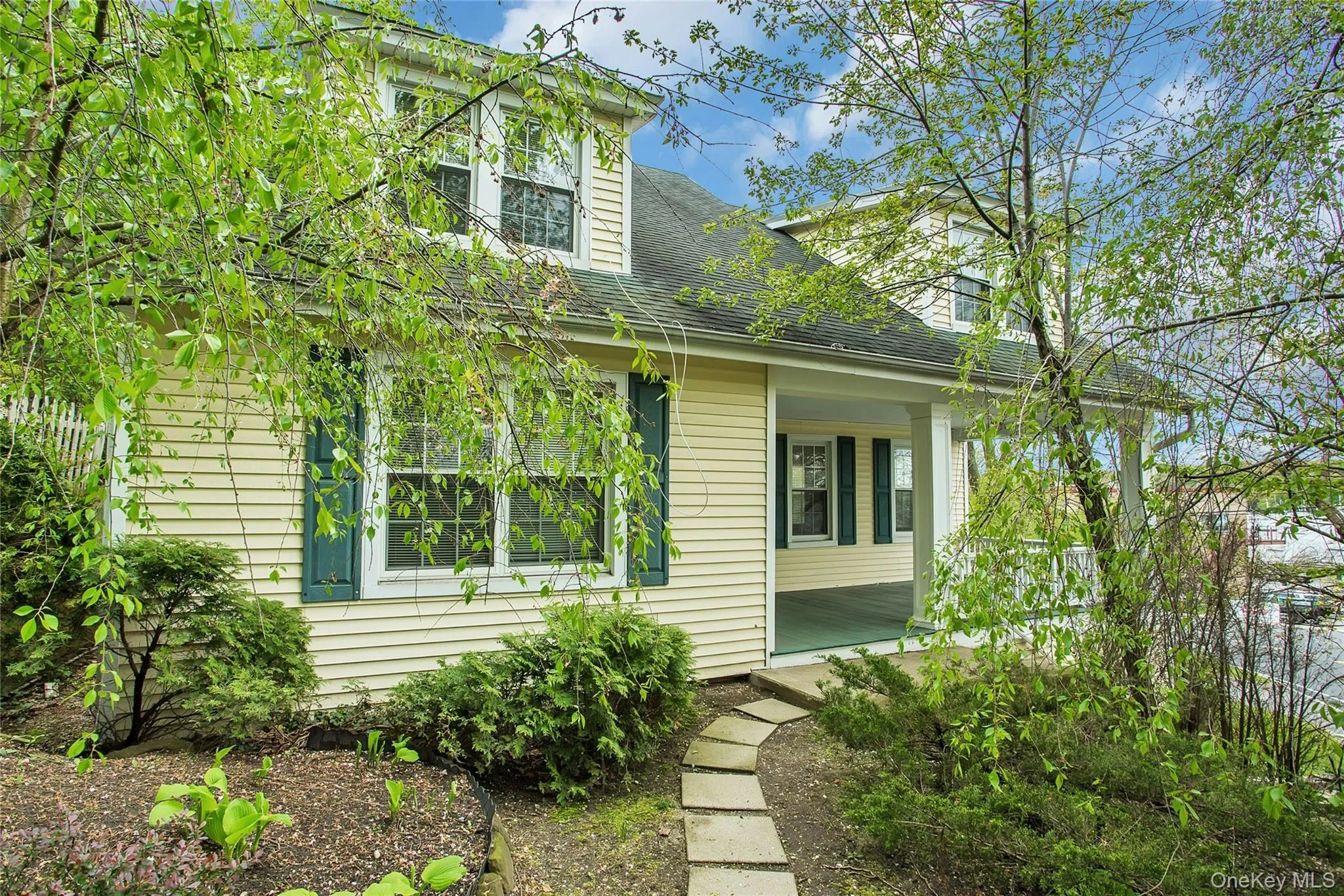 2&4 Youngs Hill Road, Huntington, NY, 6 Bedrooms Bedrooms, 12 Rooms Rooms,2 BathroomsBathrooms,Residential,For Rent,Youngs Hill,0,1020583 2&4 Youngs Hill Road, Huntington, NY, 6 Bedrooms Bedrooms, 12 Rooms Rooms,2 BathroomsBathrooms,Residential,For Rent,Youngs Hill,0,1020583