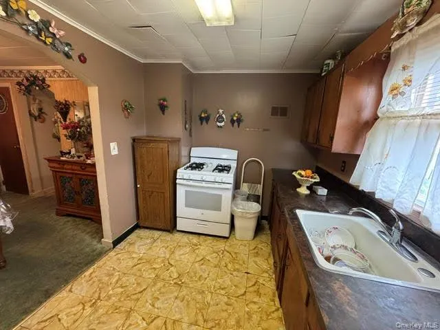 10 Forest Avenue, Middletown, NY, 2 Bedrooms Bedrooms, 6 Rooms Rooms,1 BathroomBathrooms,Residential,For Rent,Forest,0,1020584 10 Forest Avenue, Middletown, NY, 2 Bedrooms Bedrooms, 6 Rooms Rooms,1 BathroomBathrooms,Residential,For Rent,Forest,0,1020584