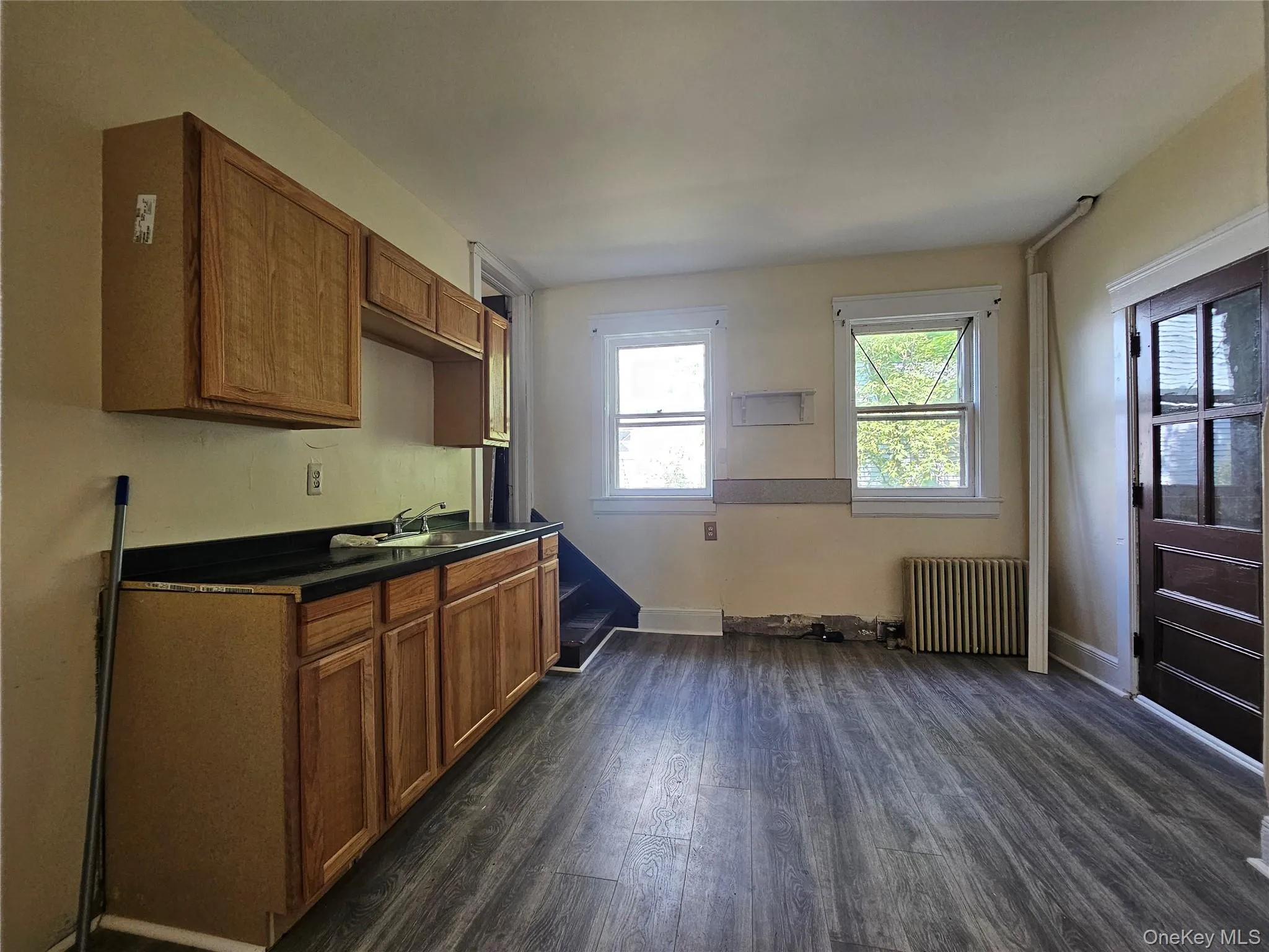 62 Clinton Avenue, Thompson, NY, 4 Bedrooms Bedrooms, 8 Rooms Rooms,2 BathroomsBathrooms,Residential,For Rent,Clinton,0,1020587 62 Clinton Avenue, Thompson, NY, 4 Bedrooms Bedrooms, 8 Rooms Rooms,2 BathroomsBathrooms,Residential,For Rent,Clinton,0,1020587