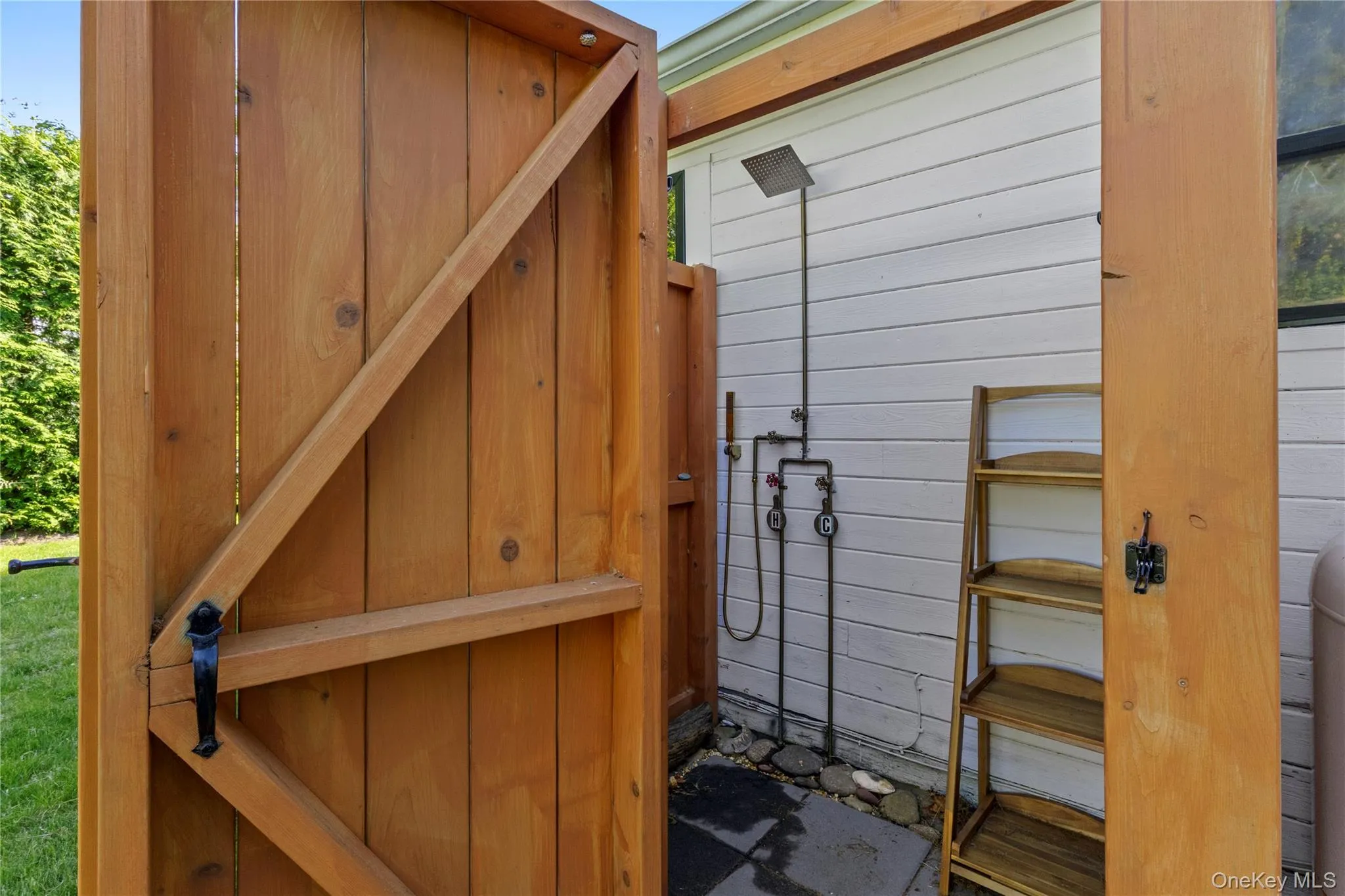 21 Duvall Drive, Southampton, NY, 3 Bedrooms Bedrooms, 5 Rooms Rooms,1 BathroomBathrooms,Residential Lease,For Rent,Duvall,0,1020590 21 Duvall Drive, Southampton, NY, 3 Bedrooms Bedrooms, 5 Rooms Rooms,1 BathroomBathrooms,Residential Lease,For Rent,Duvall,0,1020590