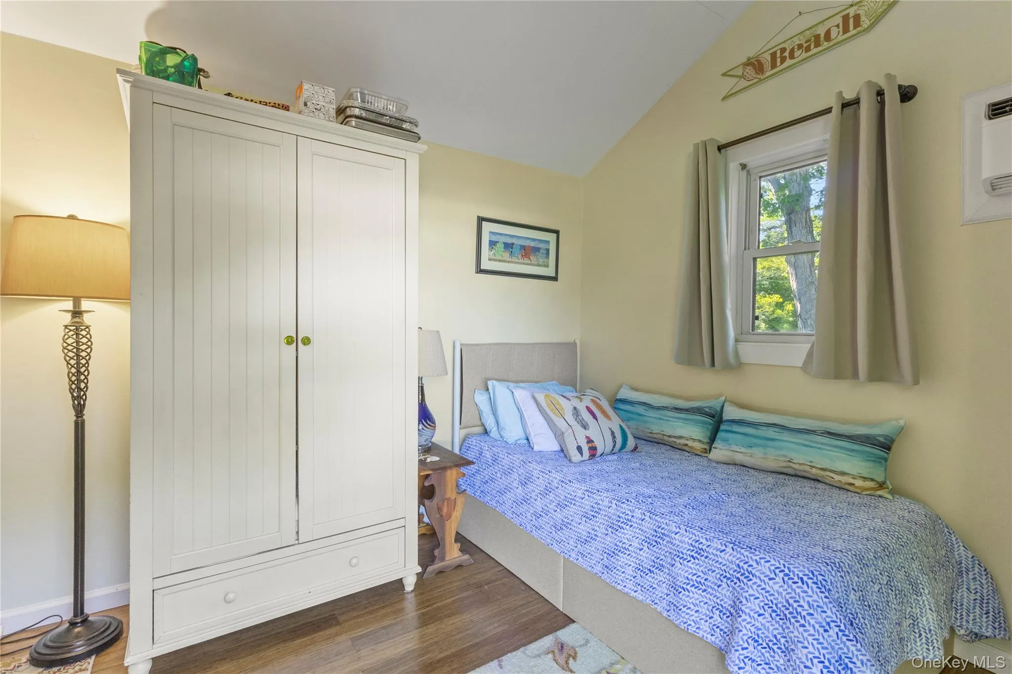 21 Duvall Drive, Southampton, NY, 3 Bedrooms Bedrooms, 5 Rooms Rooms,1 BathroomBathrooms,Residential Lease,For Rent,Duvall,0,1020590 21 Duvall Drive, Southampton, NY, 3 Bedrooms Bedrooms, 5 Rooms Rooms,1 BathroomBathrooms,Residential Lease,For Rent,Duvall,0,1020590