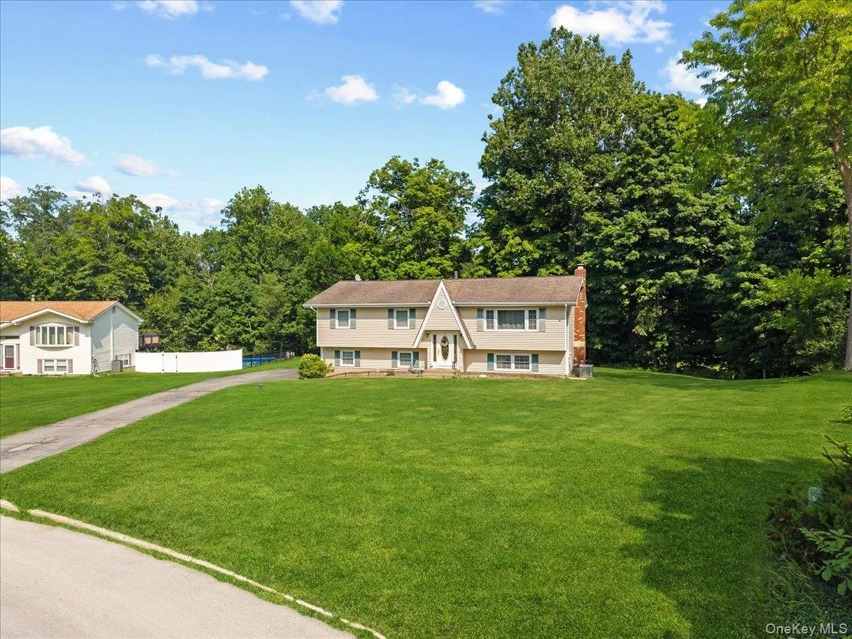 19 Bradner Drive, Warwick (town), NY, 4 Bedrooms Bedrooms, 11 Rooms Rooms,3 BathroomsBathrooms,Residential,For Rent,Bradner,0,1020592 19 Bradner Drive, Warwick (town), NY, 4 Bedrooms Bedrooms, 11 Rooms Rooms,3 BathroomsBathrooms,Residential,For Rent,Bradner,0,1020592