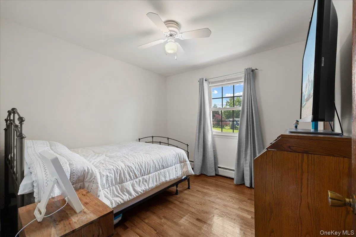 Guest bedroom 1. Guest bedroom 1.