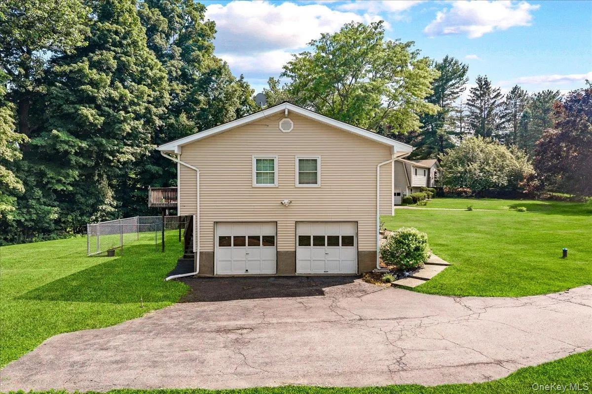 19 Bradner Drive, Warwick (town), NY, 4 Bedrooms Bedrooms, 11 Rooms Rooms,3 BathroomsBathrooms,Residential,For Rent,Bradner,0,1020592 19 Bradner Drive, Warwick (town), NY, 4 Bedrooms Bedrooms, 11 Rooms Rooms,3 BathroomsBathrooms,Residential,For Rent,Bradner,0,1020592