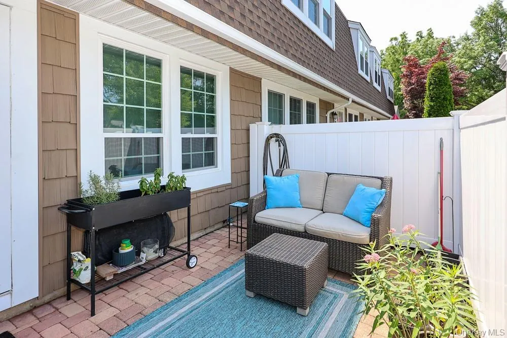 107 Whalers Cove, Babylon, NY, 2 Bedrooms Bedrooms, 5 Rooms Rooms,1 BathroomBathrooms,Residential,For Rent,Whalers,0,1020593 107 Whalers Cove, Babylon, NY, 2 Bedrooms Bedrooms, 5 Rooms Rooms,1 BathroomBathrooms,Residential,For Rent,Whalers,0,1020593