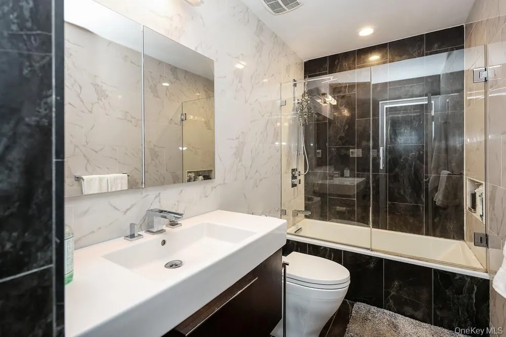 107 Whalers Cove, Babylon, NY, 2 Bedrooms Bedrooms, 5 Rooms Rooms,1 BathroomBathrooms,Residential,For Rent,Whalers,0,1020593 107 Whalers Cove, Babylon, NY, 2 Bedrooms Bedrooms, 5 Rooms Rooms,1 BathroomBathrooms,Residential,For Rent,Whalers,0,1020593
