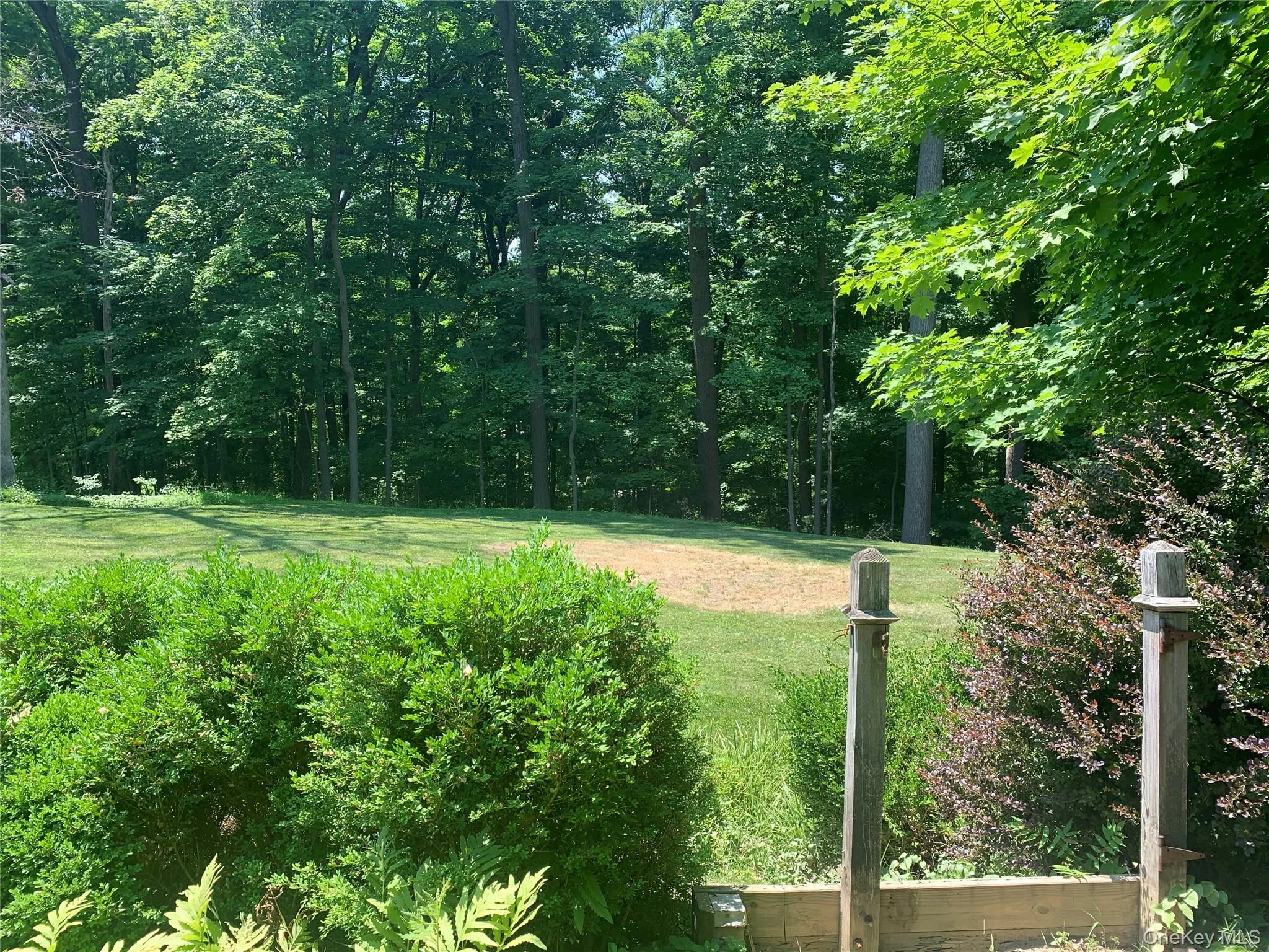 TRANQUILITY AT ITS FINEST BUT CLOSE PROXIMITY TO AMENITIES TRANQUILITY AT ITS FINEST BUT CLOSE PROXIMITY TO AMENITIES