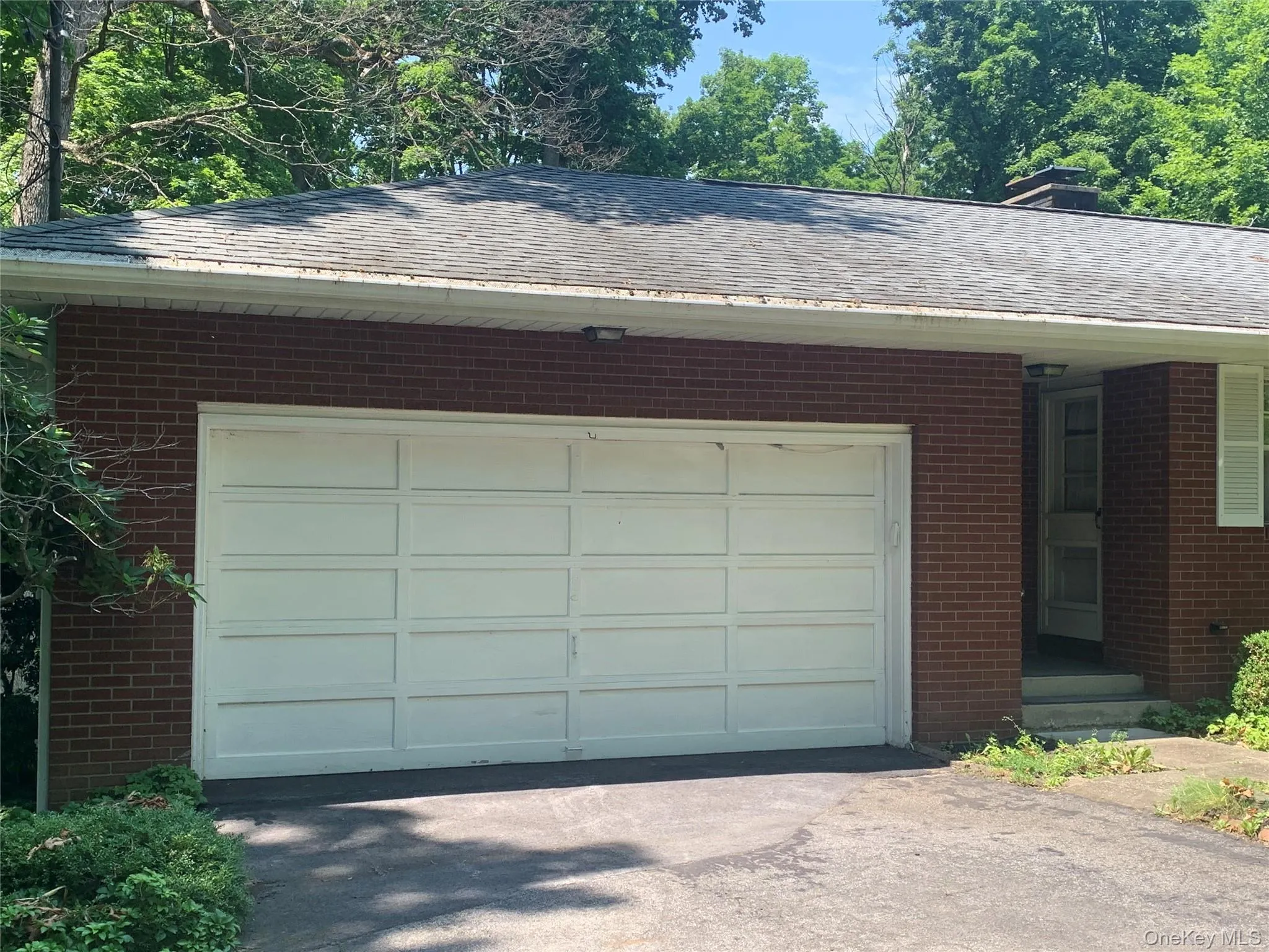 2 CAR GARAGE WITH MORE STORAGE 2 CAR GARAGE WITH MORE STORAGE