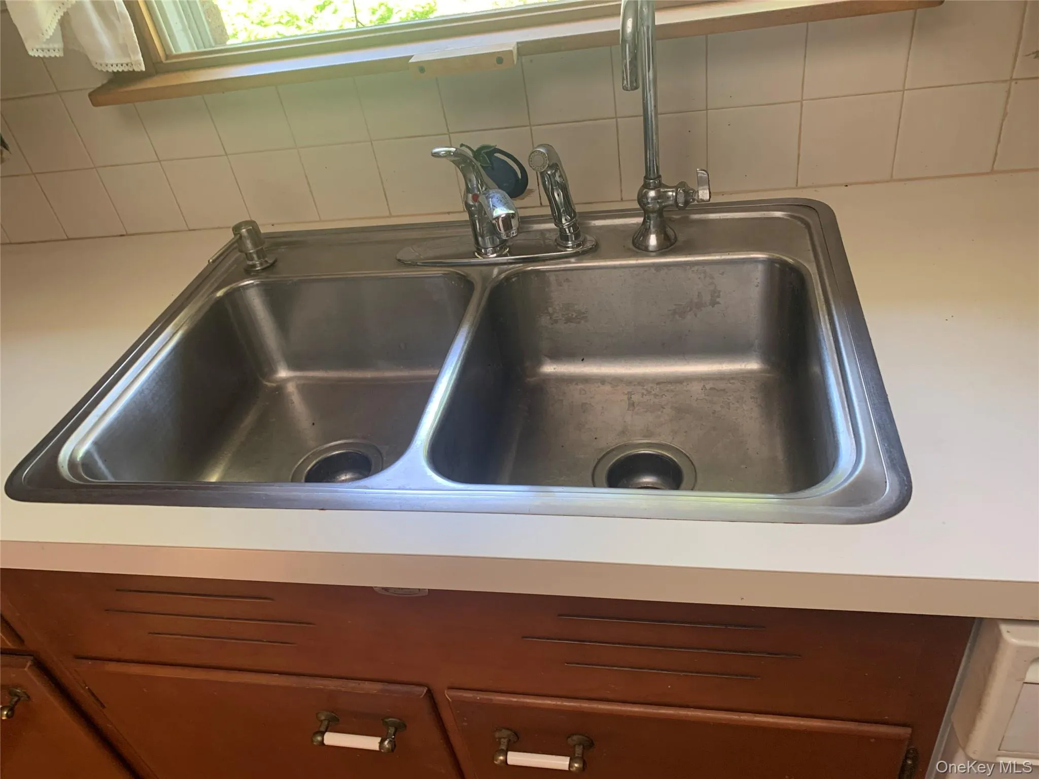 DOUBLE SINKS DOUBLE SINKS