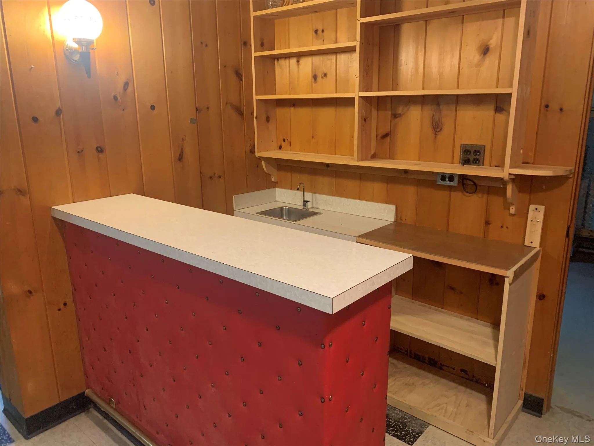 LOWER LEVEL WET BAR LOWER LEVEL WET BAR