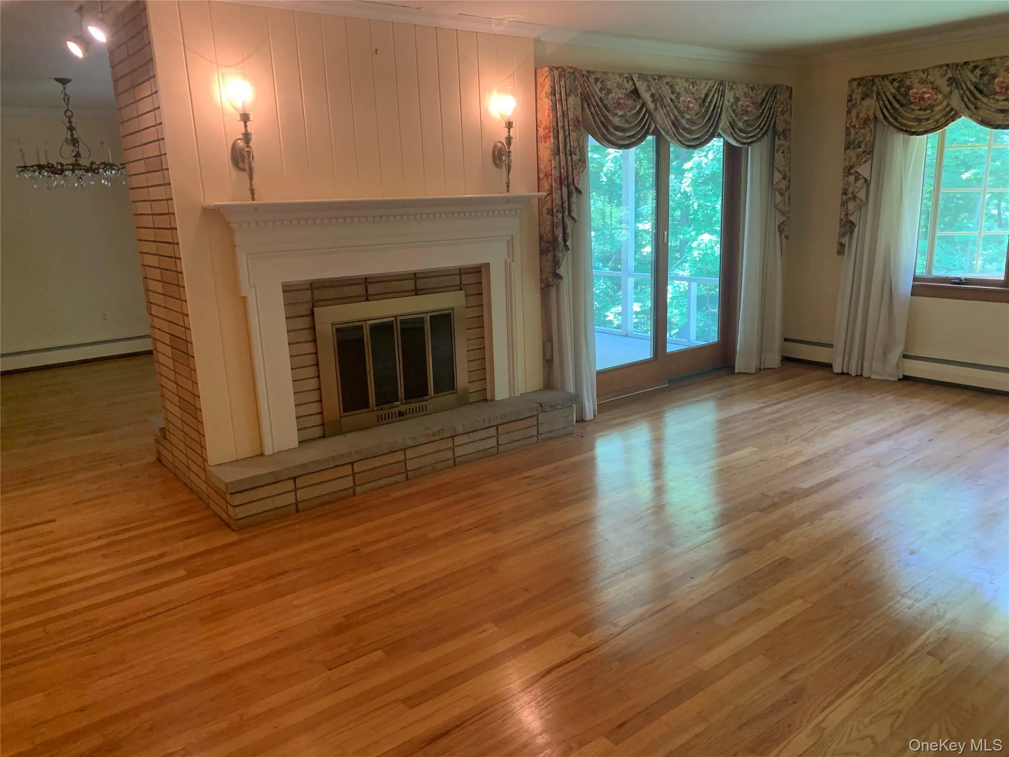 TWO SIDED FIREPLACE IN LIVING ROOM TWO SIDED FIREPLACE IN LIVING ROOM