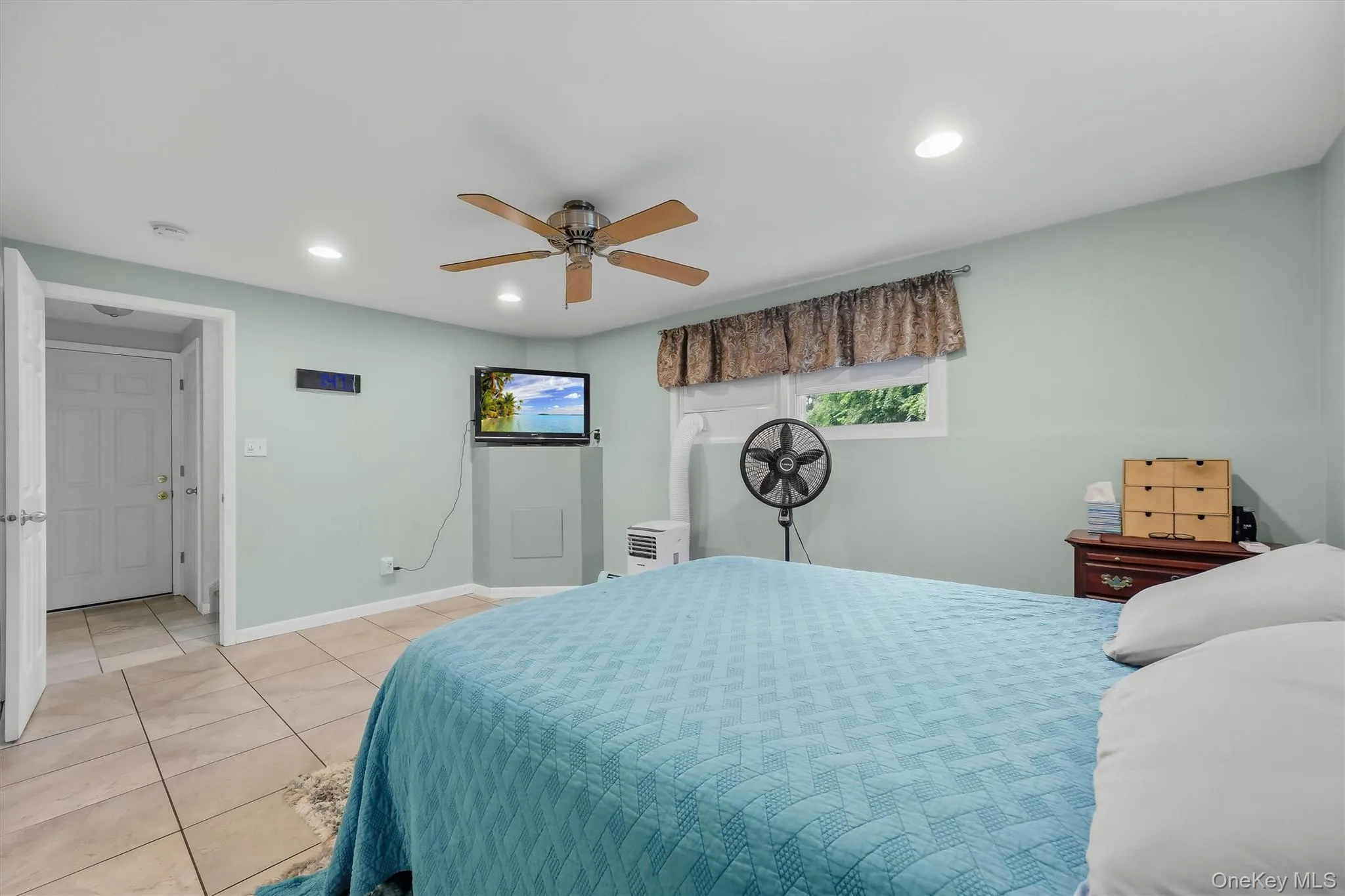 40 Long Meadow Drive, Hyde Park, NY, 3 Bedrooms Bedrooms, 8 Rooms Rooms,1 BathroomBathrooms,Residential,For Rent,Long Meadow,0,1020599 40 Long Meadow Drive, Hyde Park, NY, 3 Bedrooms Bedrooms, 8 Rooms Rooms,1 BathroomBathrooms,Residential,For Rent,Long Meadow,0,1020599