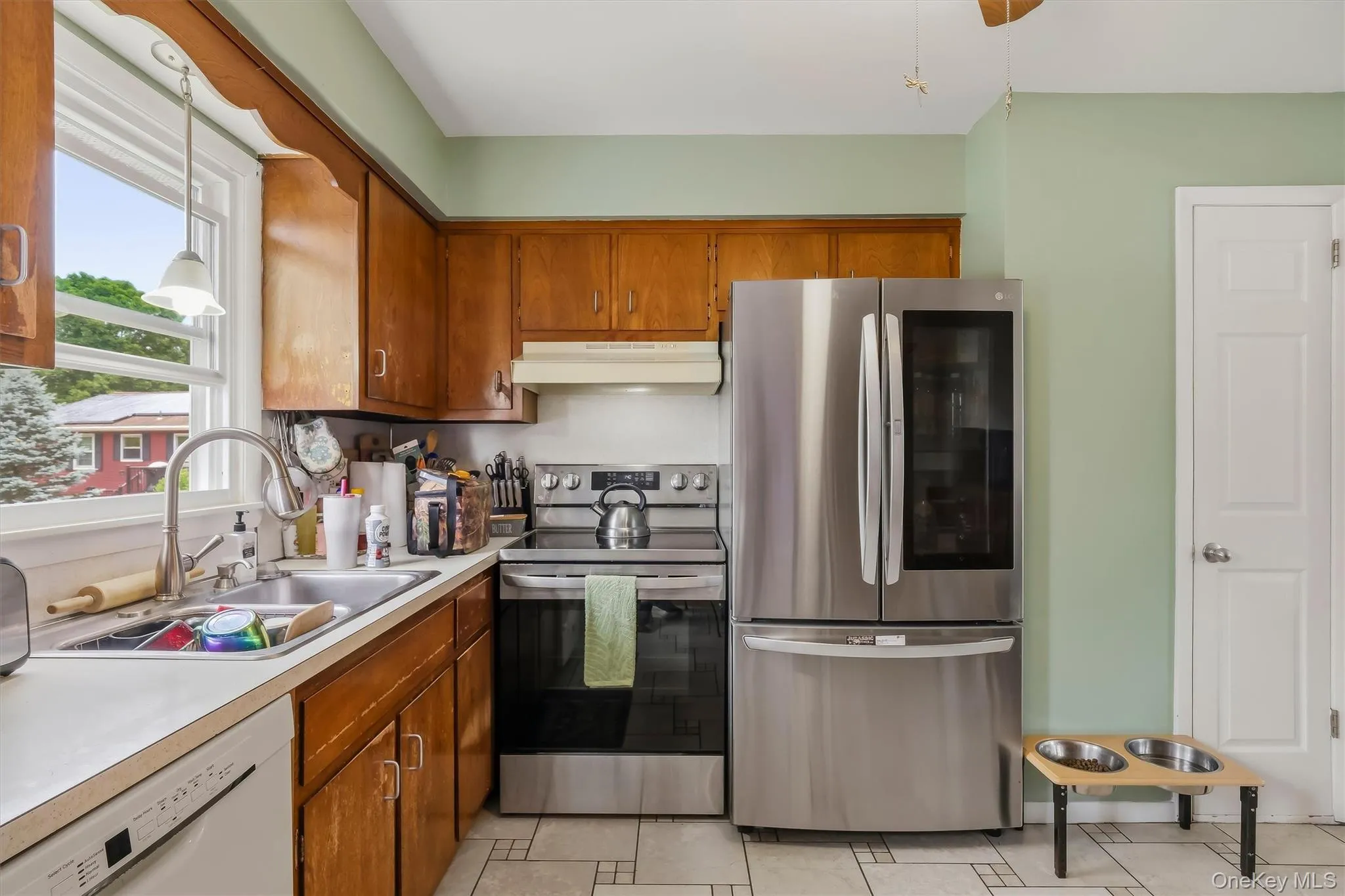 40 Long Meadow Drive, Hyde Park, NY, 3 Bedrooms Bedrooms, 8 Rooms Rooms,1 BathroomBathrooms,Residential,For Rent,Long Meadow,0,1020599 40 Long Meadow Drive, Hyde Park, NY, 3 Bedrooms Bedrooms, 8 Rooms Rooms,1 BathroomBathrooms,Residential,For Rent,Long Meadow,0,1020599