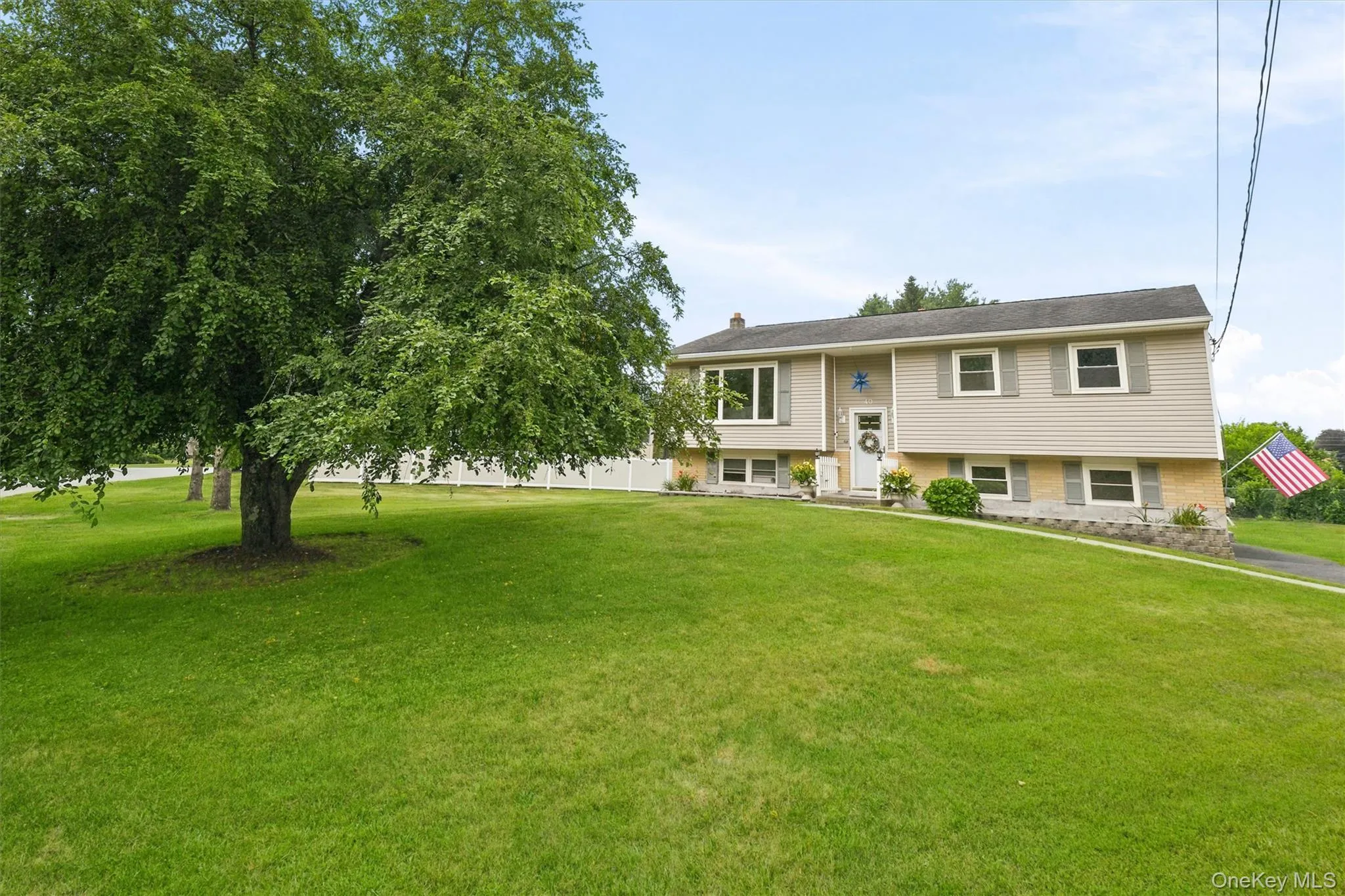 40 Long Meadow Drive, Hyde Park, NY, 3 Bedrooms Bedrooms, 8 Rooms Rooms,1 BathroomBathrooms,Residential,For Rent,Long Meadow,0,1020599 40 Long Meadow Drive, Hyde Park, NY, 3 Bedrooms Bedrooms, 8 Rooms Rooms,1 BathroomBathrooms,Residential,For Rent,Long Meadow,0,1020599