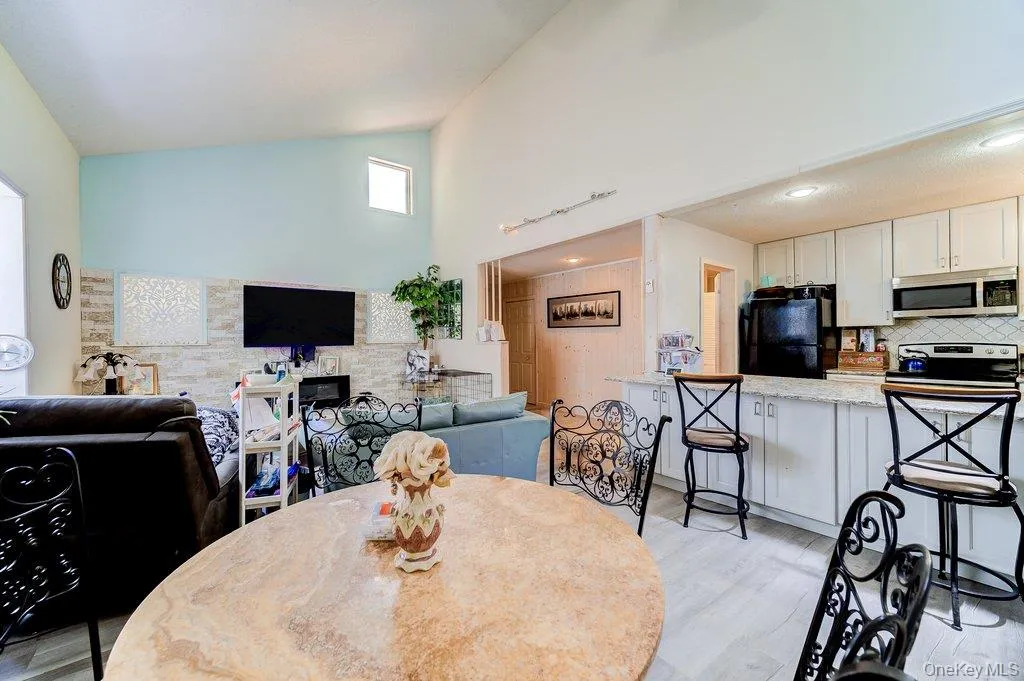 6 Racine Court, Thompson, NY, 2 Bedrooms Bedrooms, 6 Rooms Rooms,2 BathroomsBathrooms,Residential,For Rent,Racine,0,1020601 6 Racine Court, Thompson, NY, 2 Bedrooms Bedrooms, 6 Rooms Rooms,2 BathroomsBathrooms,Residential,For Rent,Racine,0,1020601