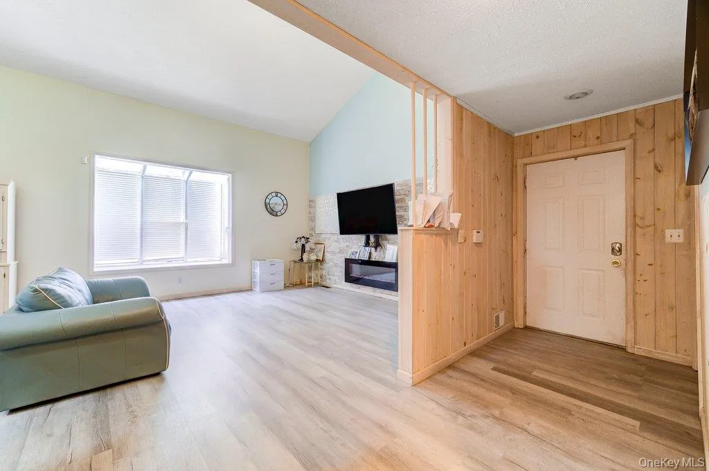 6 Racine Court, Thompson, NY, 2 Bedrooms Bedrooms, 6 Rooms Rooms,2 BathroomsBathrooms,Residential,For Rent,Racine,0,1020601 6 Racine Court, Thompson, NY, 2 Bedrooms Bedrooms, 6 Rooms Rooms,2 BathroomsBathrooms,Residential,For Rent,Racine,0,1020601