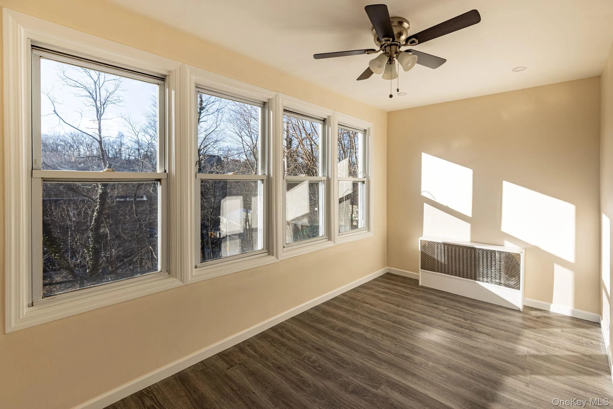 13 Knoll Place, Glen Cove, NY, 3 Bedrooms Bedrooms, 6 Rooms Rooms,2 BathroomsBathrooms,Residential,For Rent,Knoll,0,1020604 13 Knoll Place, Glen Cove, NY, 3 Bedrooms Bedrooms, 6 Rooms Rooms,2 BathroomsBathrooms,Residential,For Rent,Knoll,0,1020604