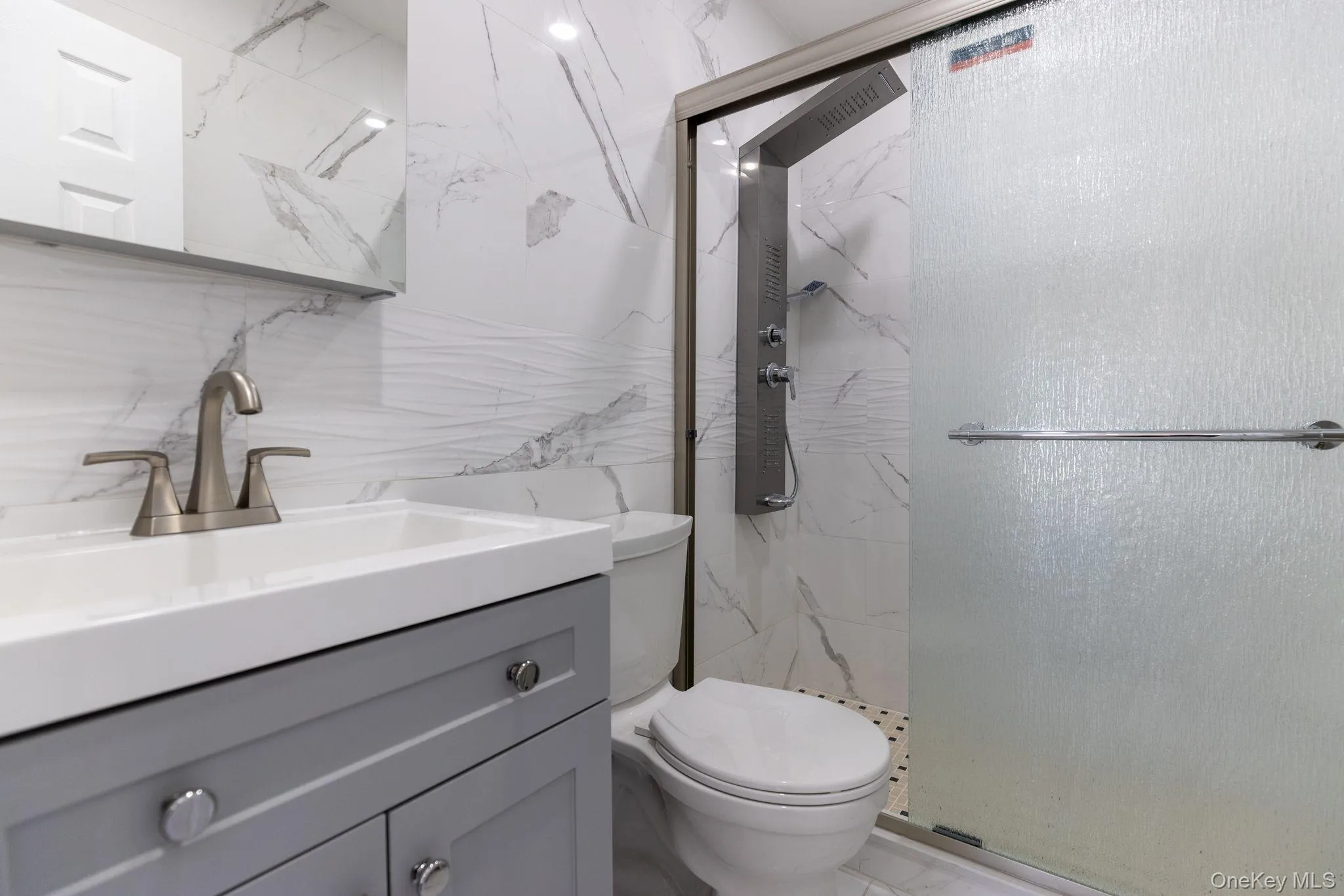 13 Knoll Place, Glen Cove, NY, 3 Bedrooms Bedrooms, 6 Rooms Rooms,2 BathroomsBathrooms,Residential,For Rent,Knoll,0,1020604 13 Knoll Place, Glen Cove, NY, 3 Bedrooms Bedrooms, 6 Rooms Rooms,2 BathroomsBathrooms,Residential,For Rent,Knoll,0,1020604
