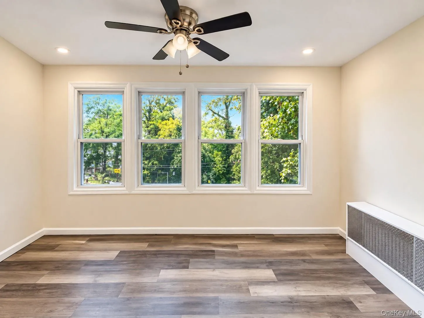 13 Knoll Place, Glen Cove, NY, 3 Bedrooms Bedrooms, 6 Rooms Rooms,2 BathroomsBathrooms,Residential,For Rent,Knoll,0,1020604 13 Knoll Place, Glen Cove, NY, 3 Bedrooms Bedrooms, 6 Rooms Rooms,2 BathroomsBathrooms,Residential,For Rent,Knoll,0,1020604