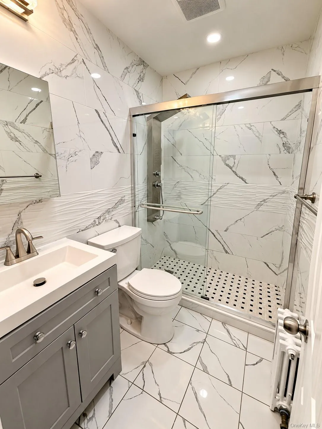 13 Knoll Place, Glen Cove, NY, 3 Bedrooms Bedrooms, 6 Rooms Rooms,2 BathroomsBathrooms,Residential,For Rent,Knoll,0,1020604 13 Knoll Place, Glen Cove, NY, 3 Bedrooms Bedrooms, 6 Rooms Rooms,2 BathroomsBathrooms,Residential,For Rent,Knoll,0,1020604