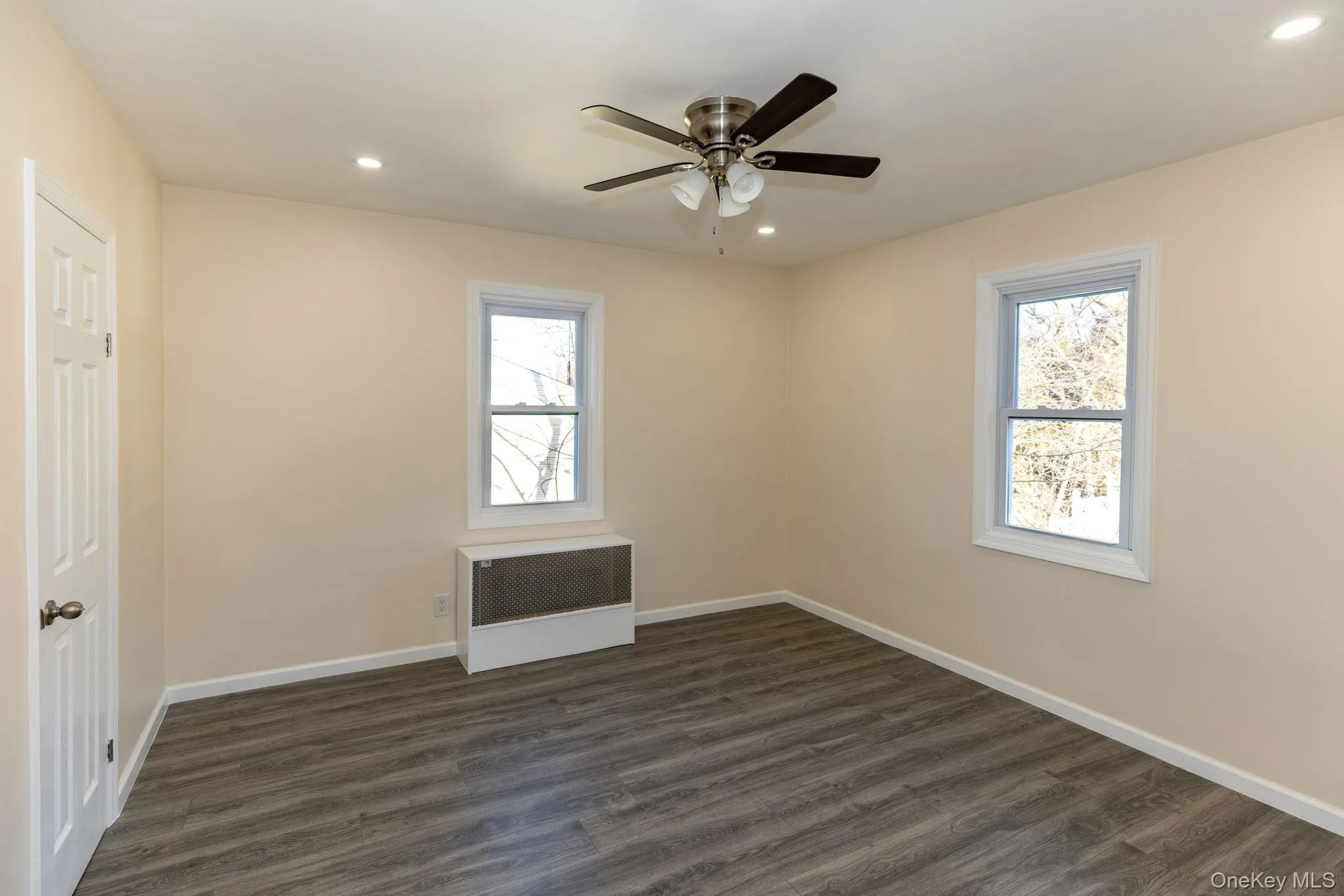 13 Knoll Place, Glen Cove, NY, 3 Bedrooms Bedrooms, 6 Rooms Rooms,2 BathroomsBathrooms,Residential,For Rent,Knoll,0,1020604 13 Knoll Place, Glen Cove, NY, 3 Bedrooms Bedrooms, 6 Rooms Rooms,2 BathroomsBathrooms,Residential,For Rent,Knoll,0,1020604