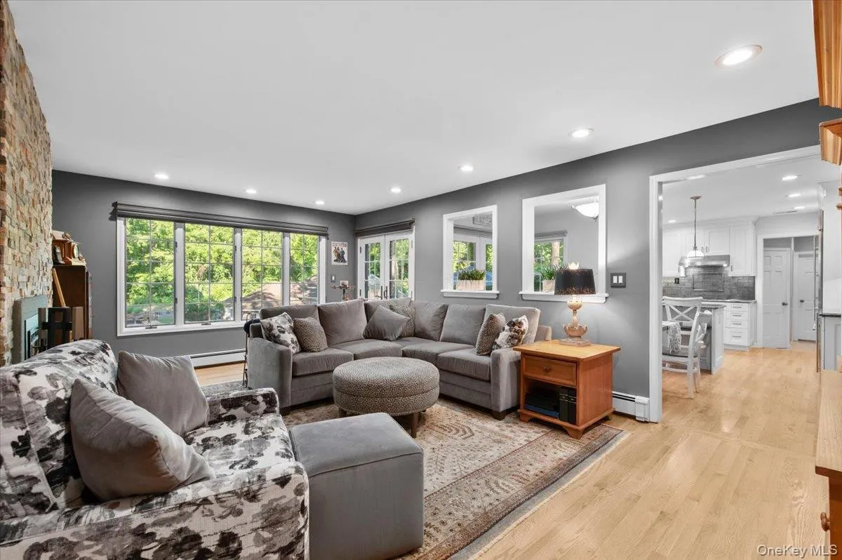 96 Plainview Road, Oyster Bay, NY, 6 Bedrooms Bedrooms, 17 Rooms Rooms,5 BathroomsBathrooms,Residential,For Rent,Plainview,0,1020613 96 Plainview Road, Oyster Bay, NY, 6 Bedrooms Bedrooms, 17 Rooms Rooms,5 BathroomsBathrooms,Residential,For Rent,Plainview,0,1020613