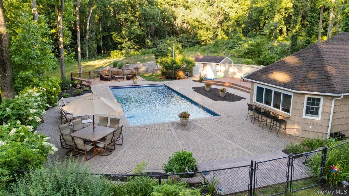 96 Plainview Road, Oyster Bay, NY, 6 Bedrooms Bedrooms, 17 Rooms Rooms,5 BathroomsBathrooms,Residential,For Rent,Plainview,0,1020613 96 Plainview Road, Oyster Bay, NY, 6 Bedrooms Bedrooms, 17 Rooms Rooms,5 BathroomsBathrooms,Residential,For Rent,Plainview,0,1020613