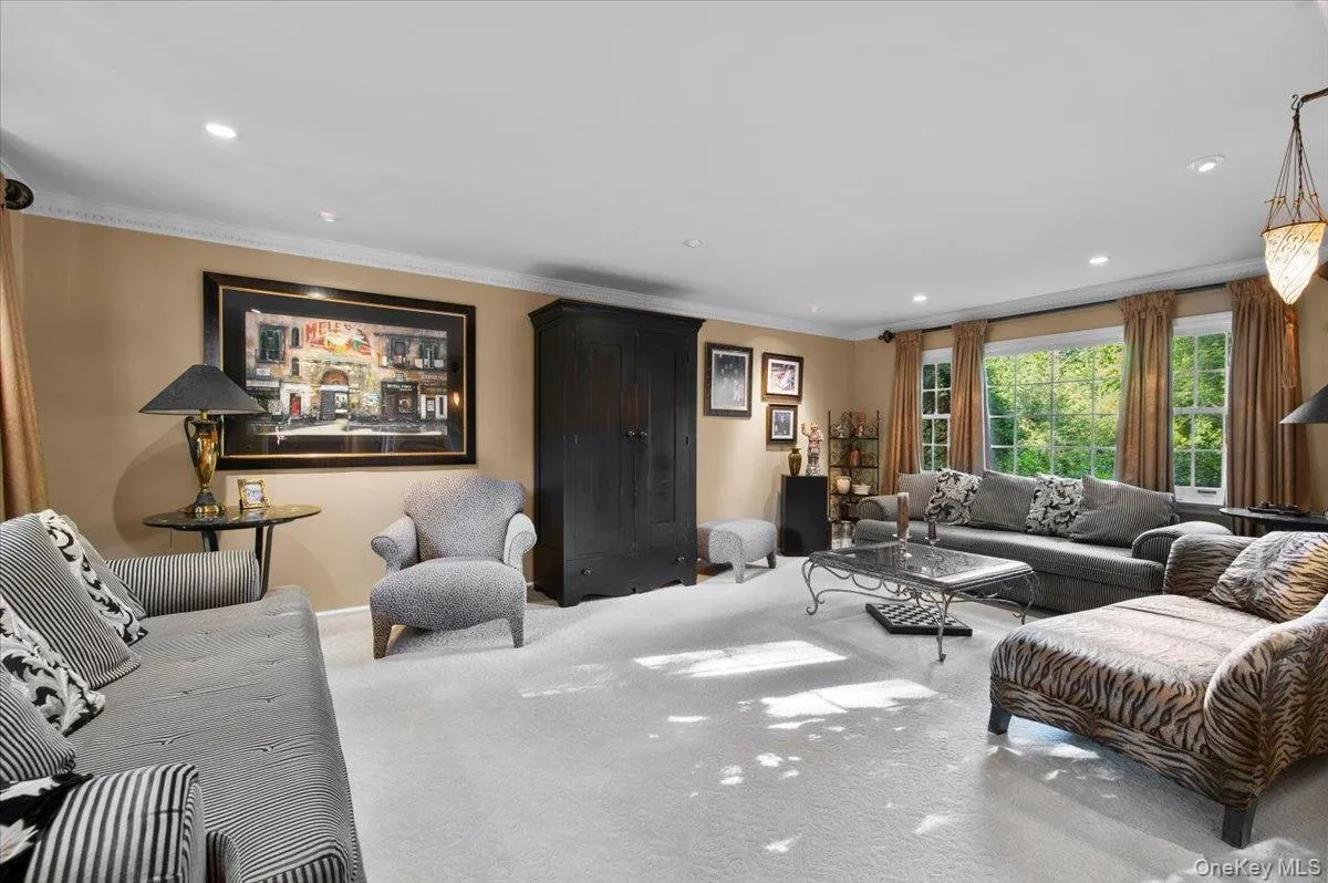 96 Plainview Road, Oyster Bay, NY, 6 Bedrooms Bedrooms, 17 Rooms Rooms,5 BathroomsBathrooms,Residential,For Rent,Plainview,0,1020613 96 Plainview Road, Oyster Bay, NY, 6 Bedrooms Bedrooms, 17 Rooms Rooms,5 BathroomsBathrooms,Residential,For Rent,Plainview,0,1020613