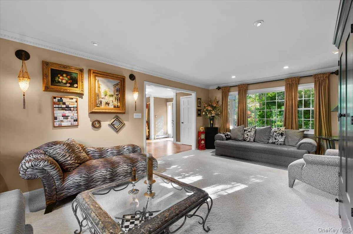 96 Plainview Road, Oyster Bay, NY, 6 Bedrooms Bedrooms, 17 Rooms Rooms,5 BathroomsBathrooms,Residential,For Rent,Plainview,0,1020613 96 Plainview Road, Oyster Bay, NY, 6 Bedrooms Bedrooms, 17 Rooms Rooms,5 BathroomsBathrooms,Residential,For Rent,Plainview,0,1020613