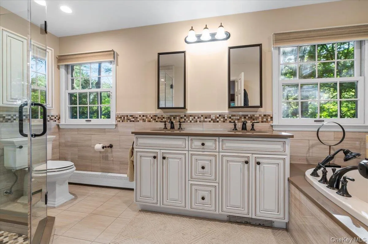 96 Plainview Road, Oyster Bay, NY, 6 Bedrooms Bedrooms, 17 Rooms Rooms,5 BathroomsBathrooms,Residential,For Rent,Plainview,0,1020613 96 Plainview Road, Oyster Bay, NY, 6 Bedrooms Bedrooms, 17 Rooms Rooms,5 BathroomsBathrooms,Residential,For Rent,Plainview,0,1020613